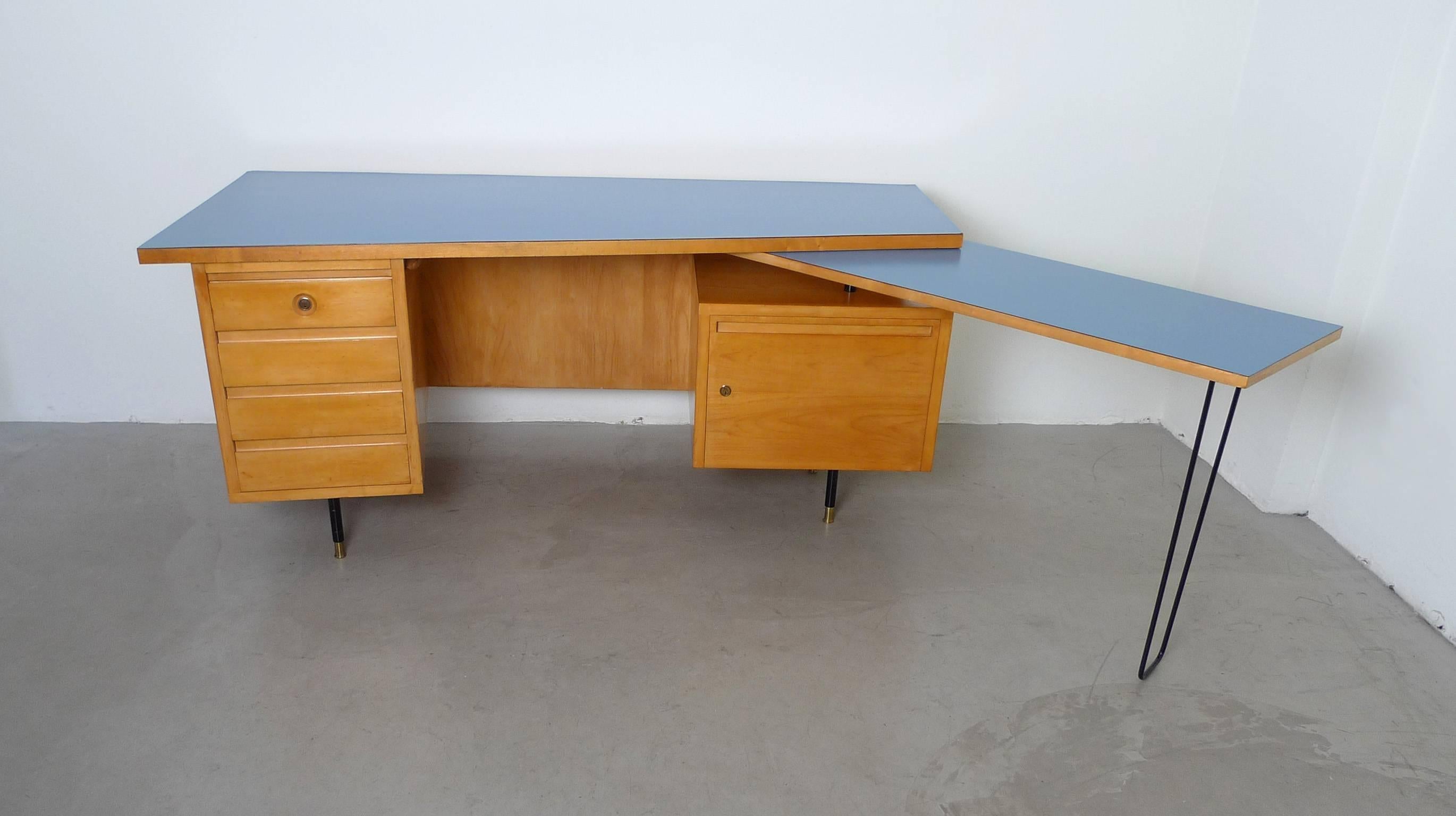Swiss 1950s Writing Desk with Traversable Plate from Switzerland