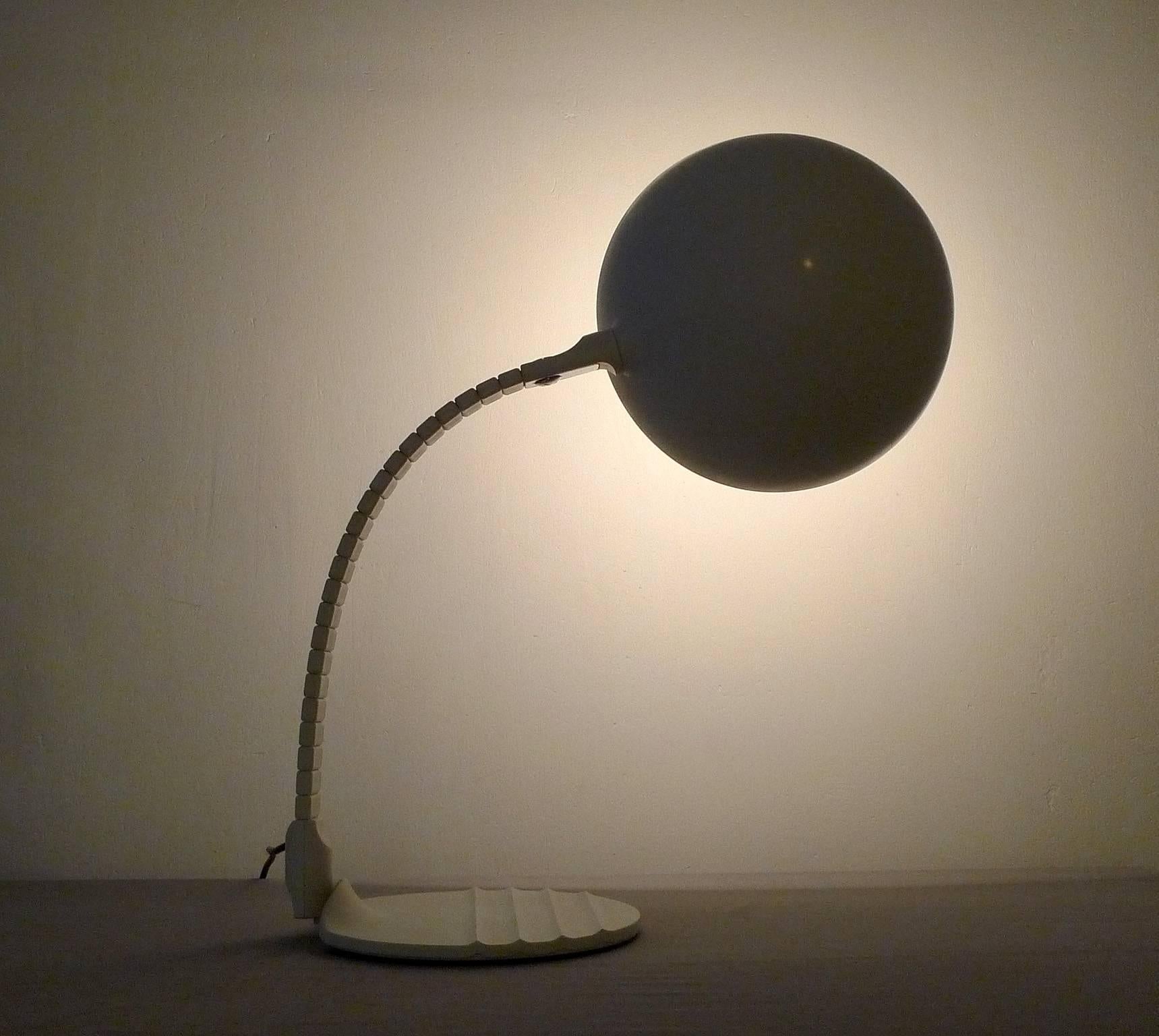 Metal Model 660 Table Lamp 