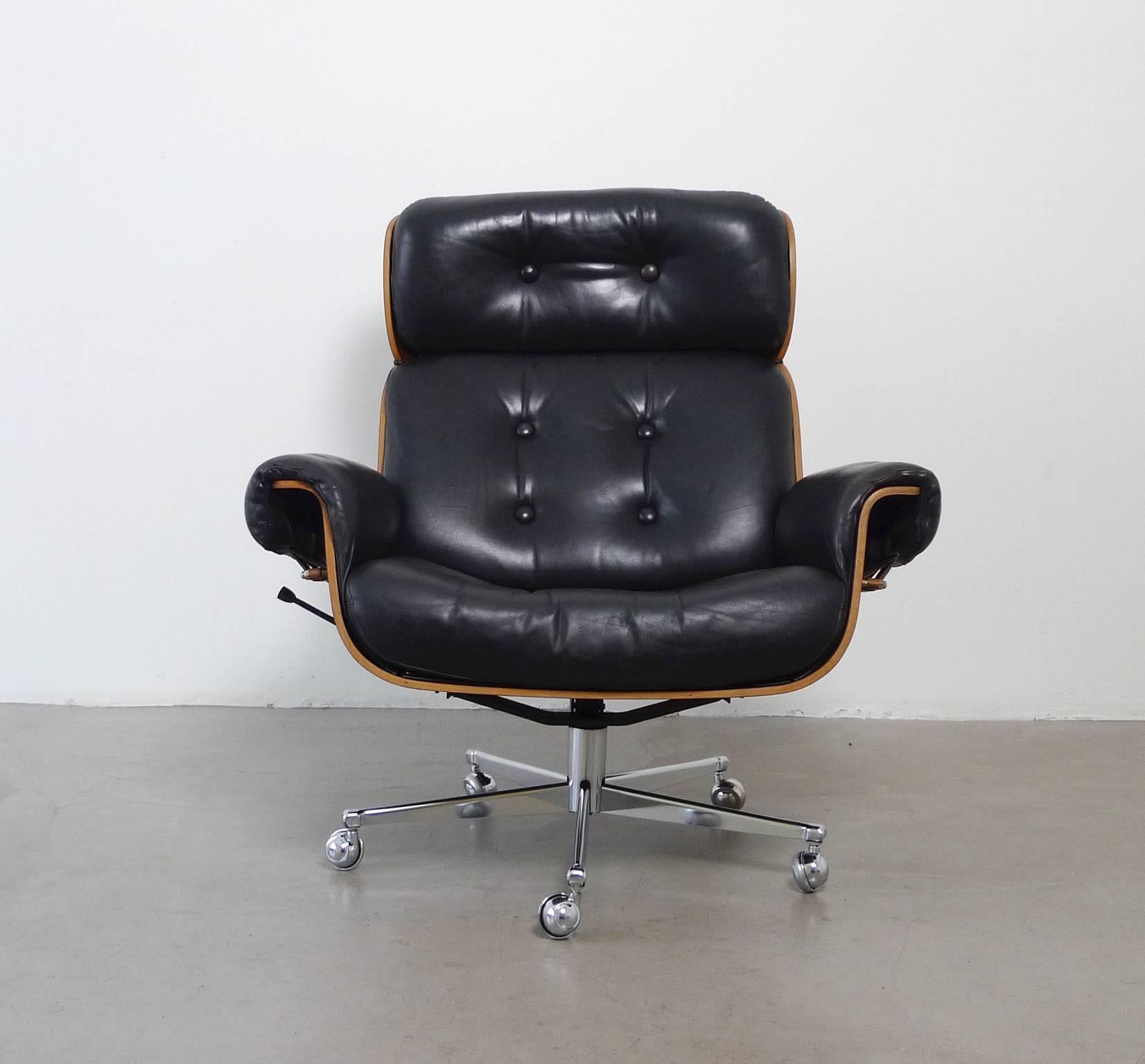 martin stoll lounge chair