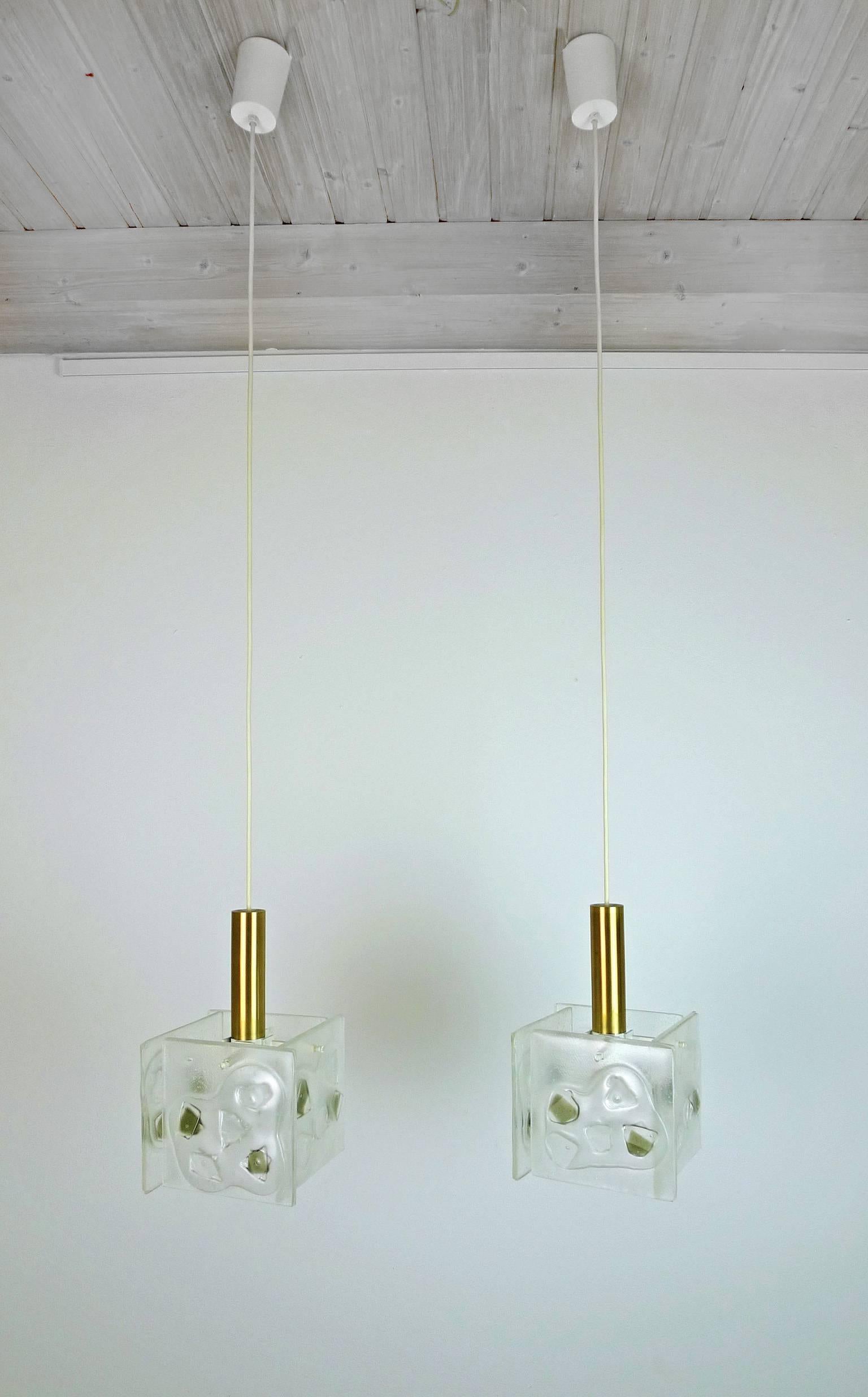 20th Century Pair of 1960s Pendant Lamps with Structured Glass and Brass Cylinder, Germany For Sale