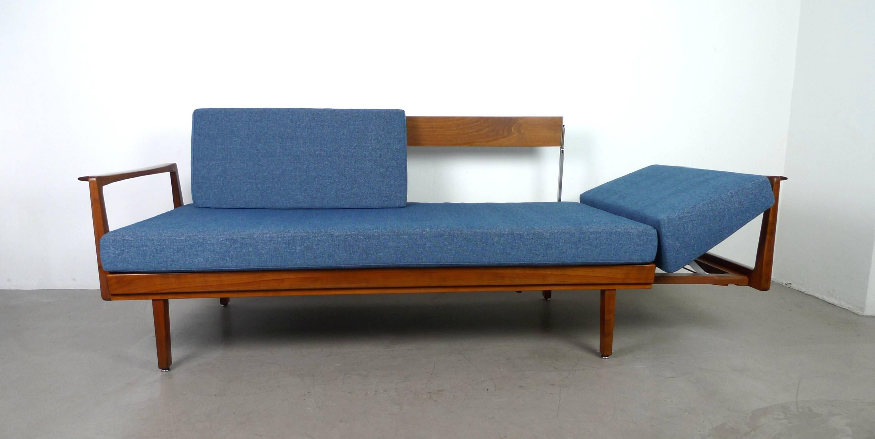 20th Century Walter Knoll Sofa Bed with Walnut Frame from the 1950s, Germany