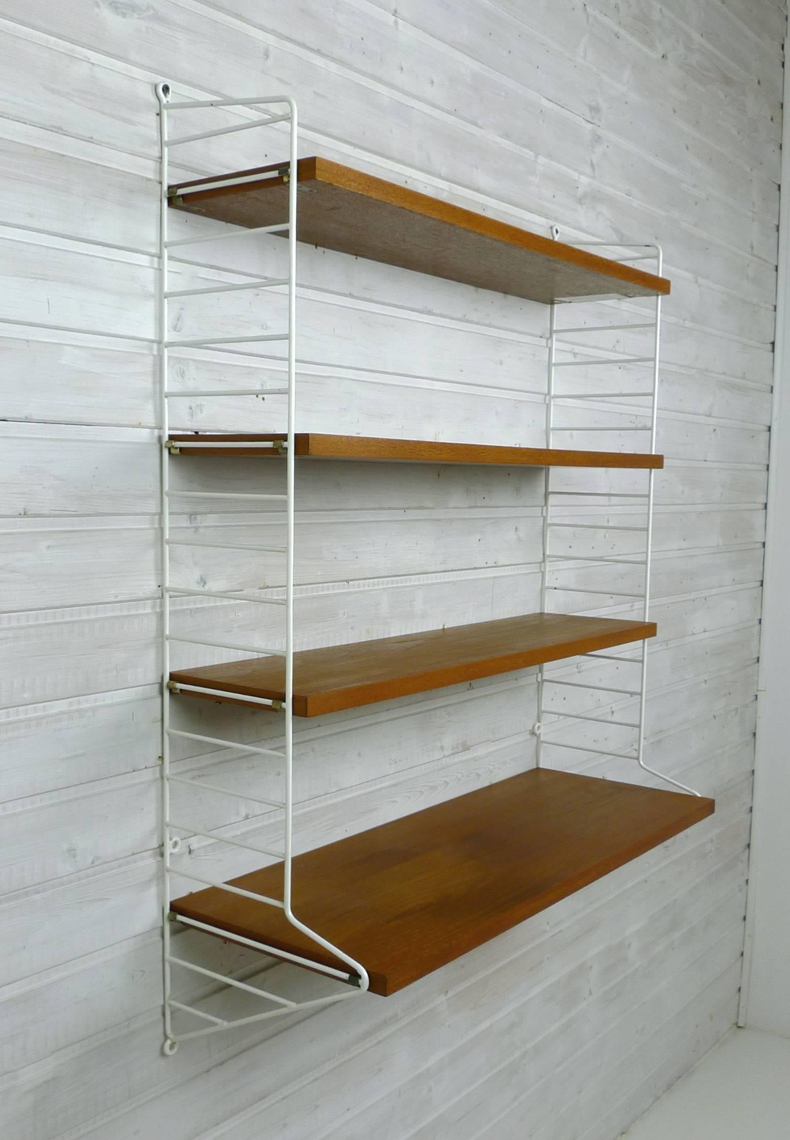 Swedish Teak Wall Shelf by Nisse Strinning for String Design AB, 1960s In Good Condition In Berlin, DE