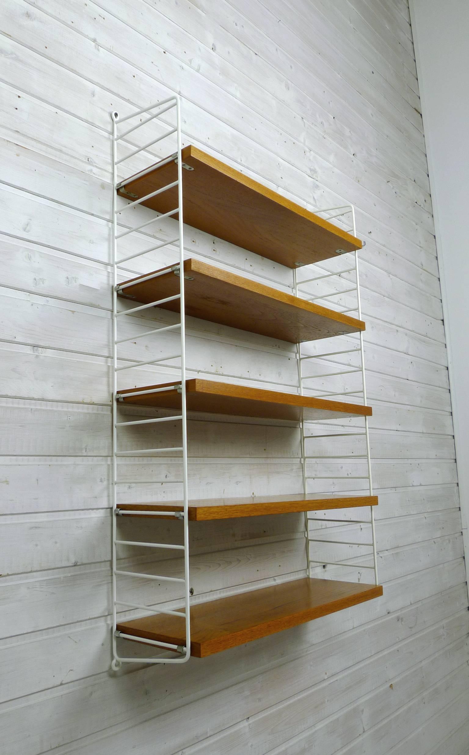 Teak Wall Shelving System by Nisse Strinning for String Design Ab, Sweden, 1960s In Good Condition For Sale In Berlin, DE