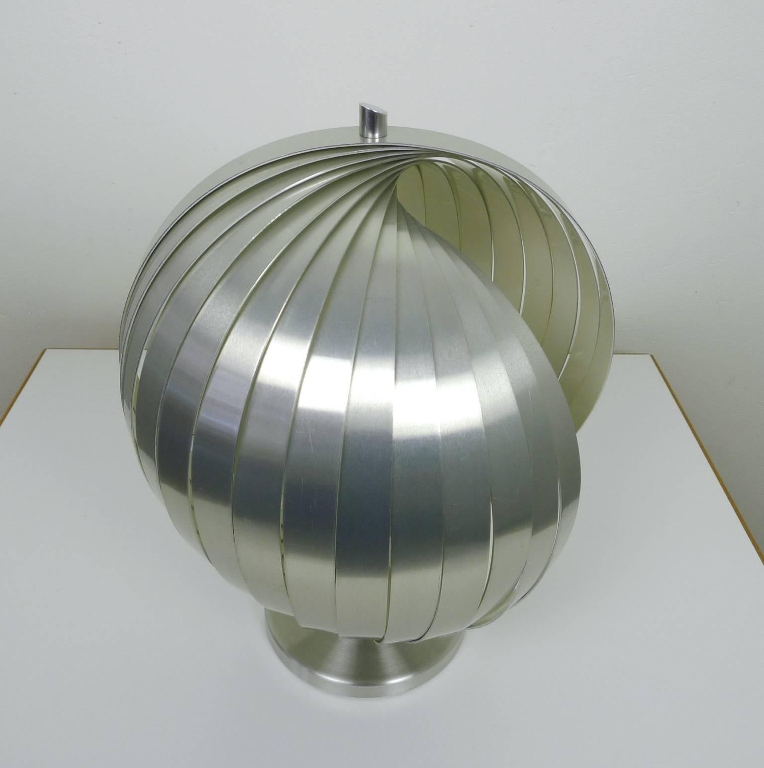 French Lamella Lamp by Henri Mathieu for Mathieu Lighting, 1970s In Good Condition For Sale In Berlin, DE