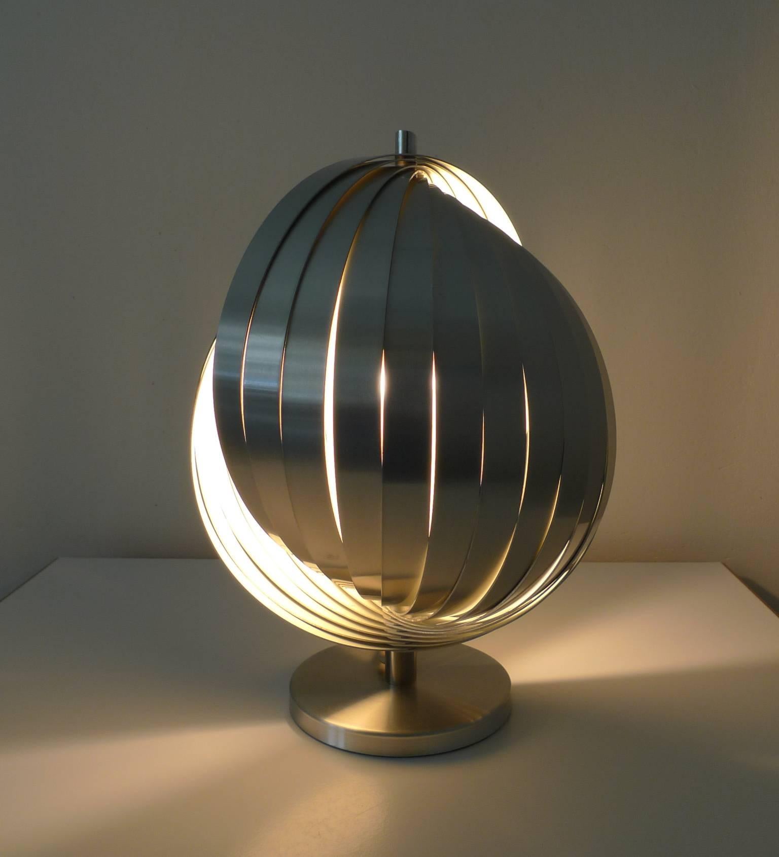 French Lamella Lamp by Henri Mathieu for Mathieu Lighting, 1970s For Sale 1