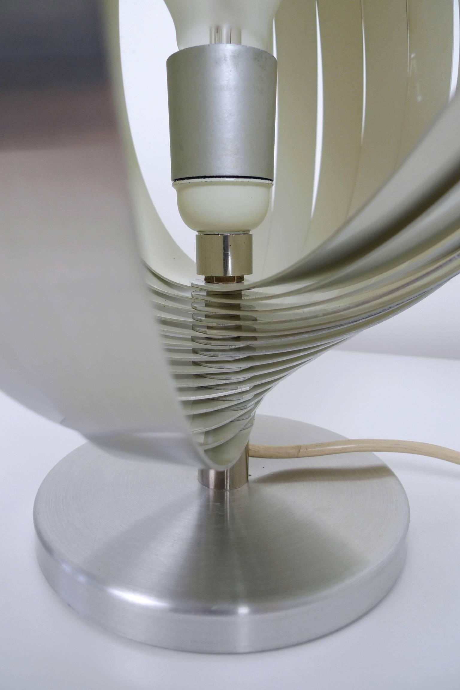 French Lamella Lamp by Henri Mathieu for Mathieu Lighting, 1970s For Sale 4