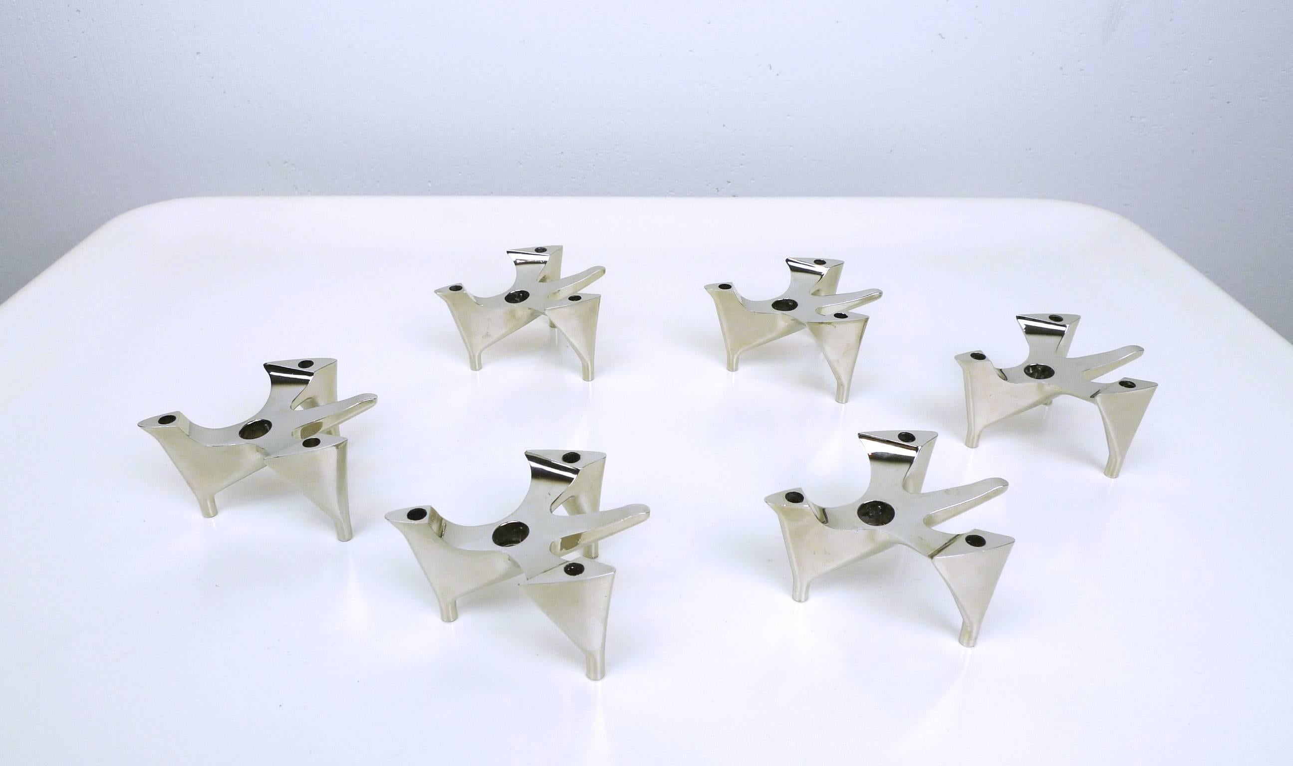 This set of six model Vogelflug (bird flight) candle holders is from the German manufacturer Hammonia Motard from the 1970s. The six individual candle holders can be configured in any way. The set is in very good condition.