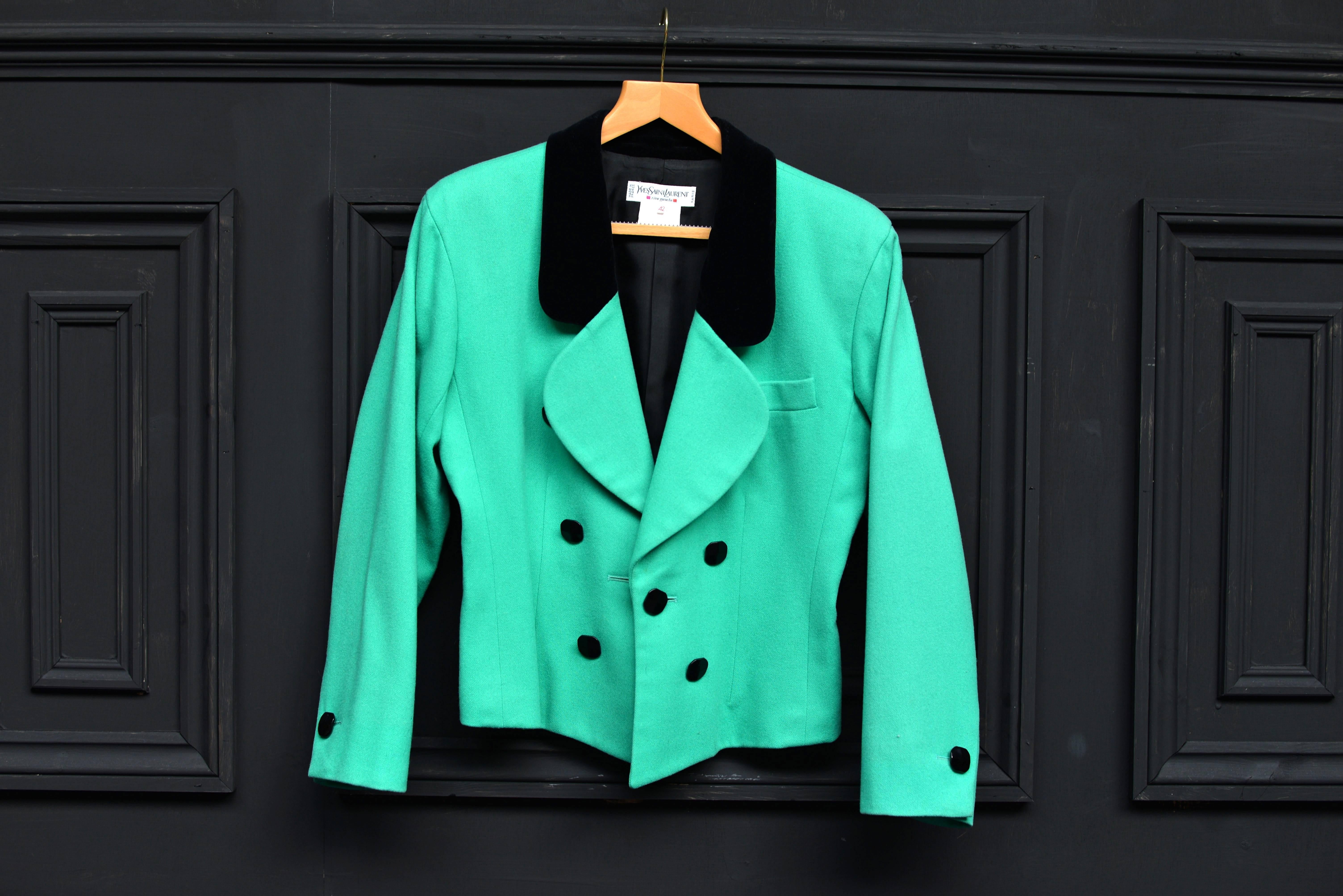Yves Saint Laurent 100% Wool Woman Jacket Tag Size 42 For Sale 2