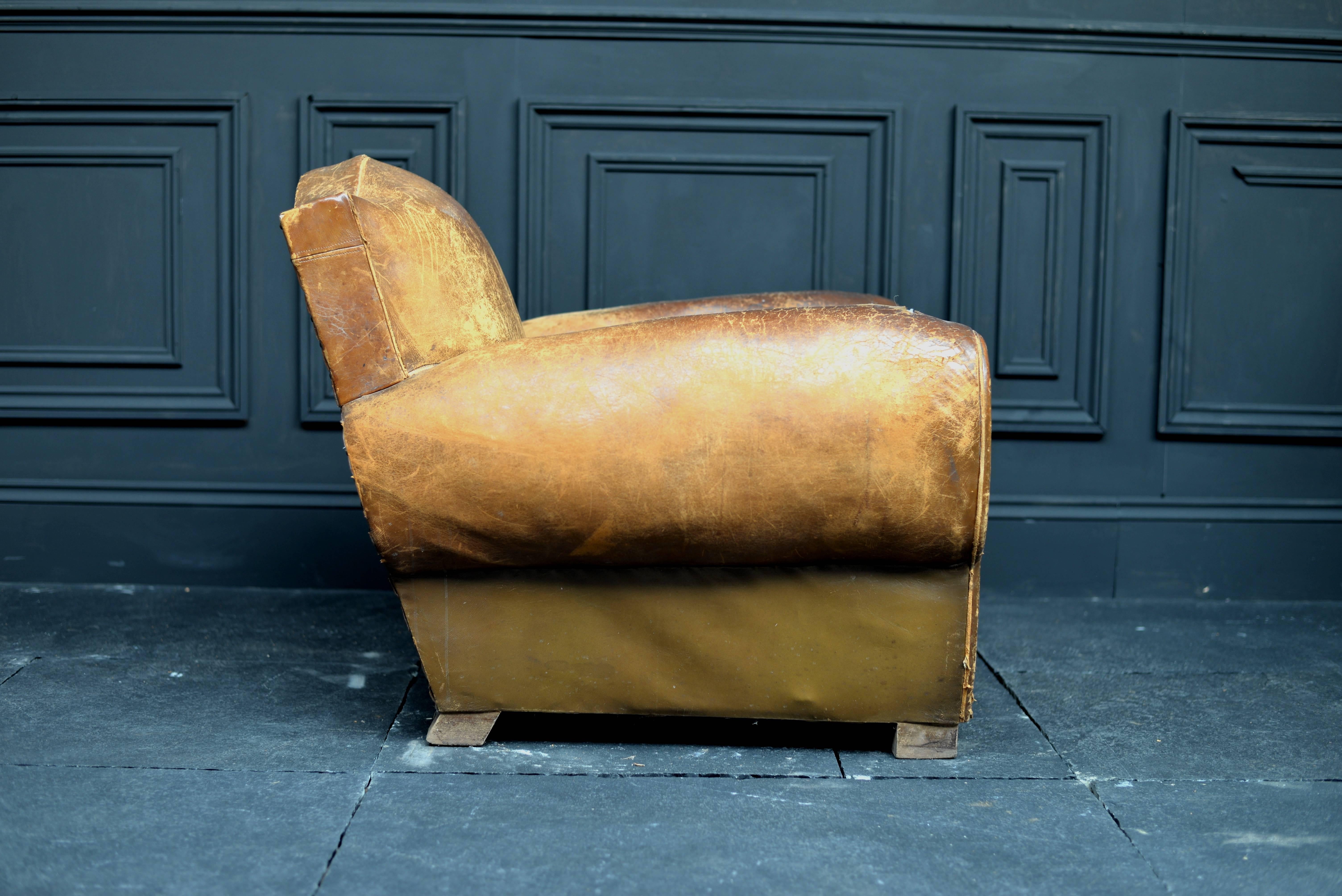 1920s French Leather Gendarme Chair For Sale 2