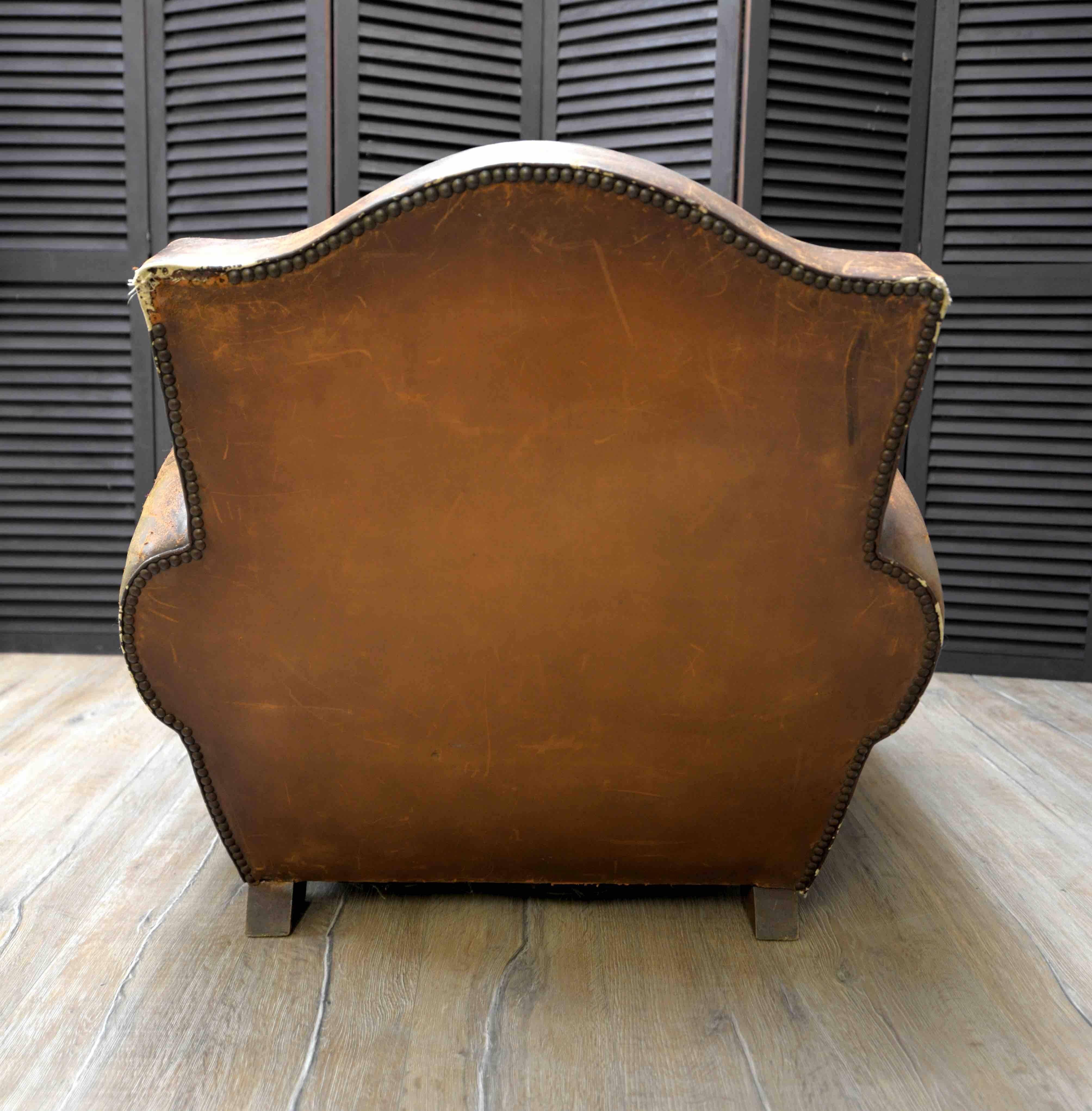 20th Century 1920s French Art Deco Chapeau Gendarme or Fleur-de-Lys Leather Lounge/Club Chair