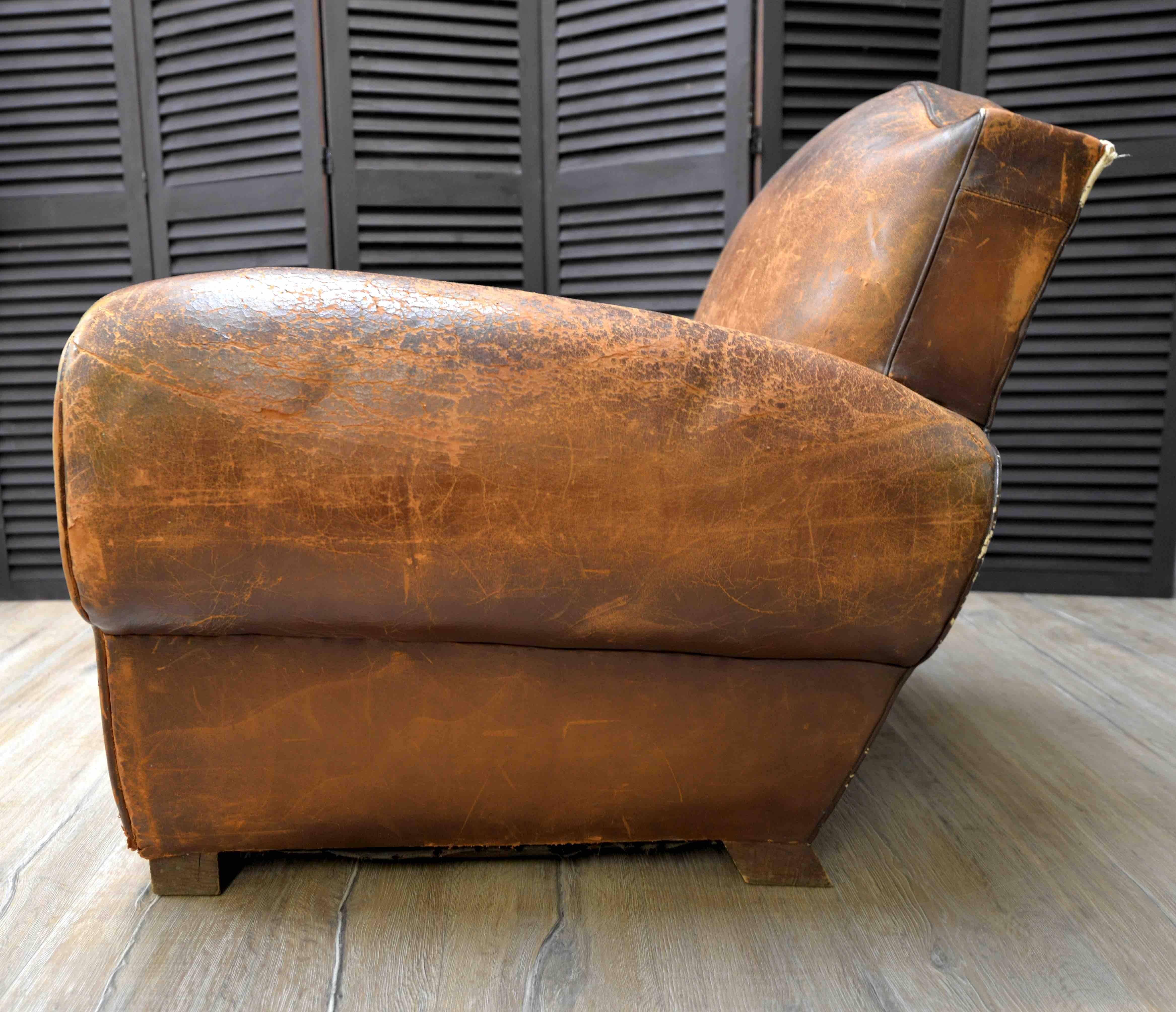 1920s French Art Deco Chapeau Gendarme or Fleur-de-Lys Leather Lounge/Club Chair 1