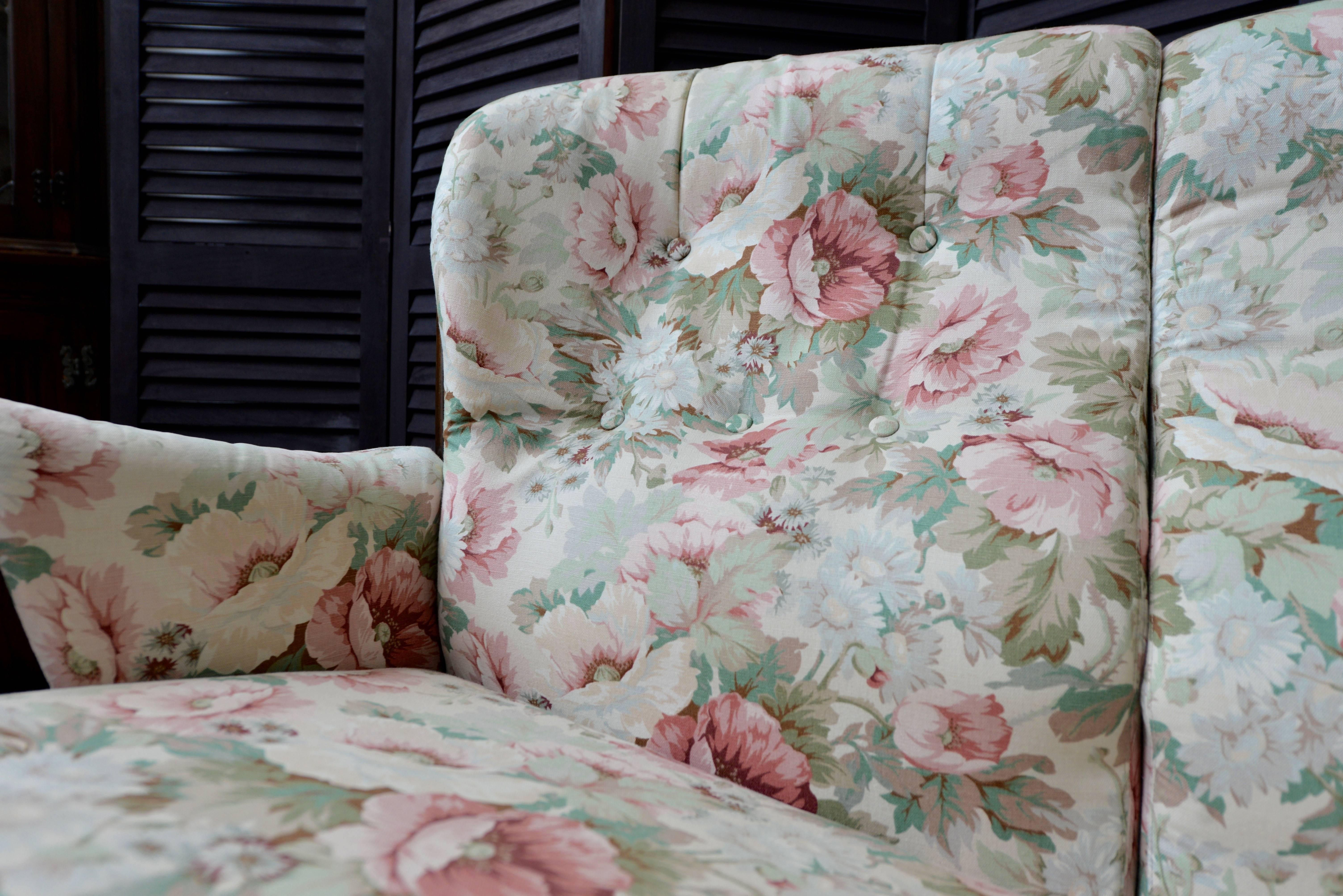 1960 Ercol Evergreen Two-Seat Sofa with Original Garden Blossom Upholstery 1