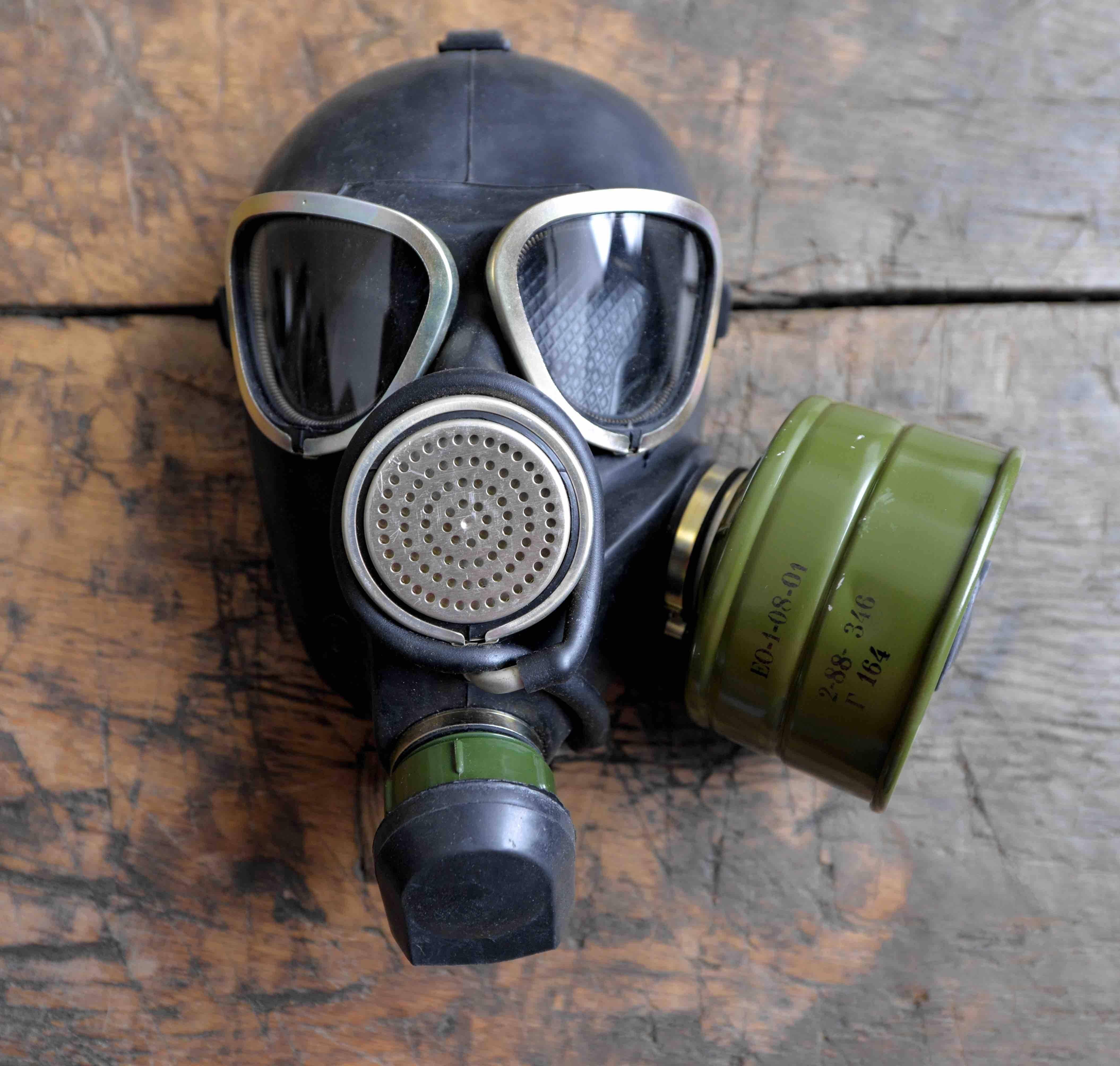 1970s gas mask