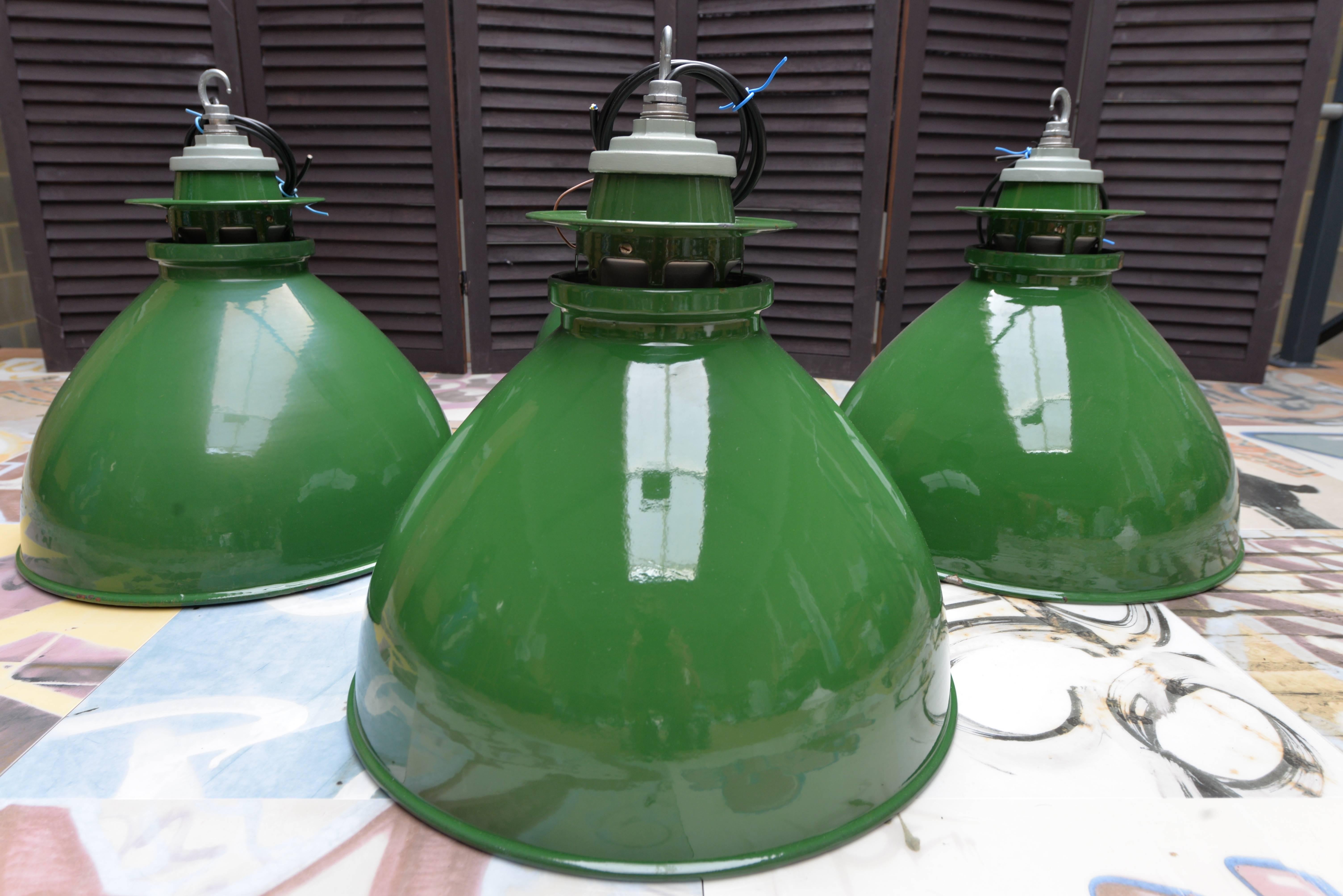 Large Green Enamel Industrial Pendants In Distressed Condition For Sale In London, GB