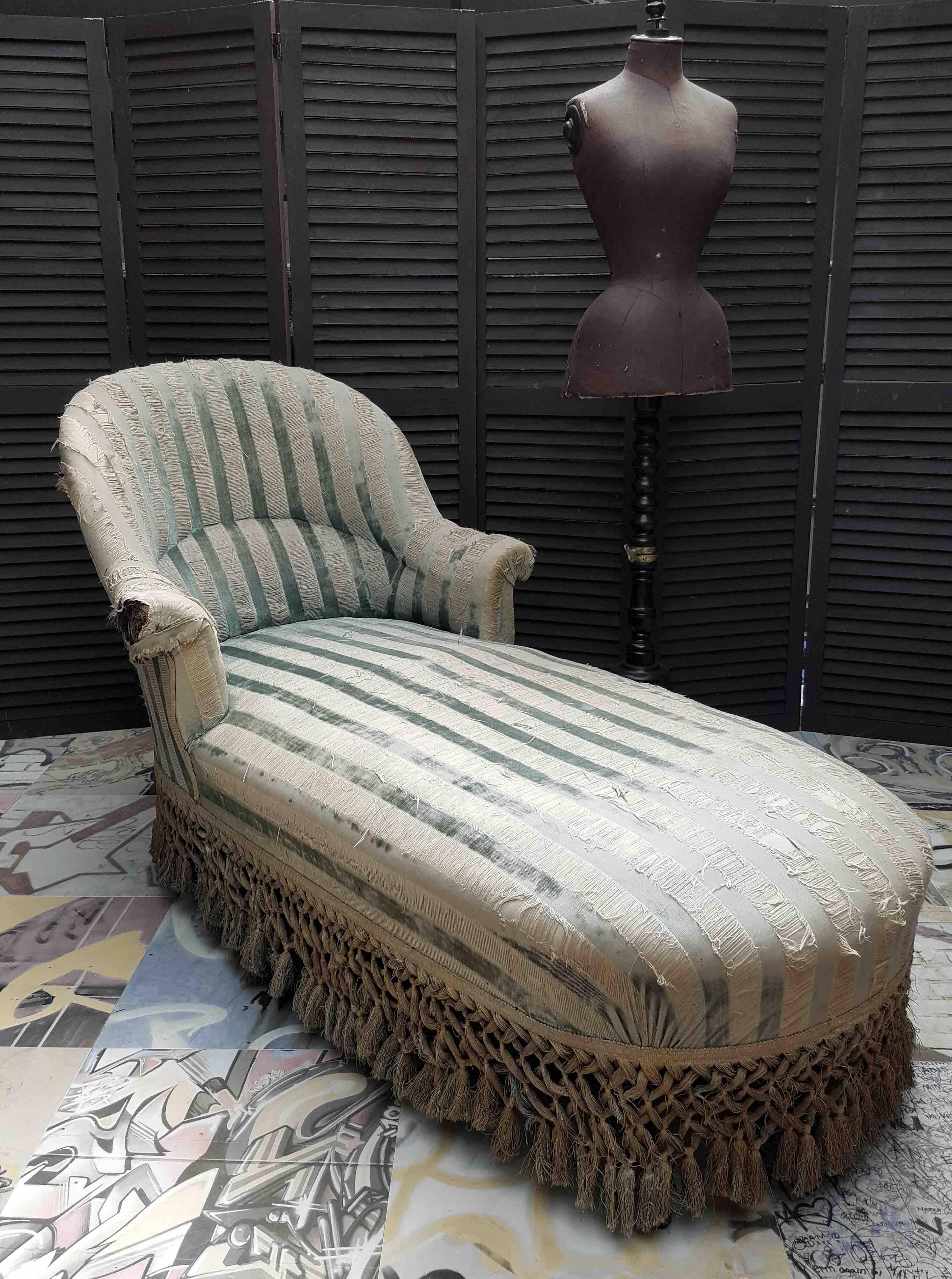 If shipped to the US or EU, no import tax applies. 

This daybed retains its original upholstery and it has been structurally checked. 

The worn out look of this piece gives it its special charm and will work well in designer spaces.