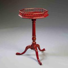 English Mid-18th Century Gilded Japanned Lacquer George III Tripod Side Table