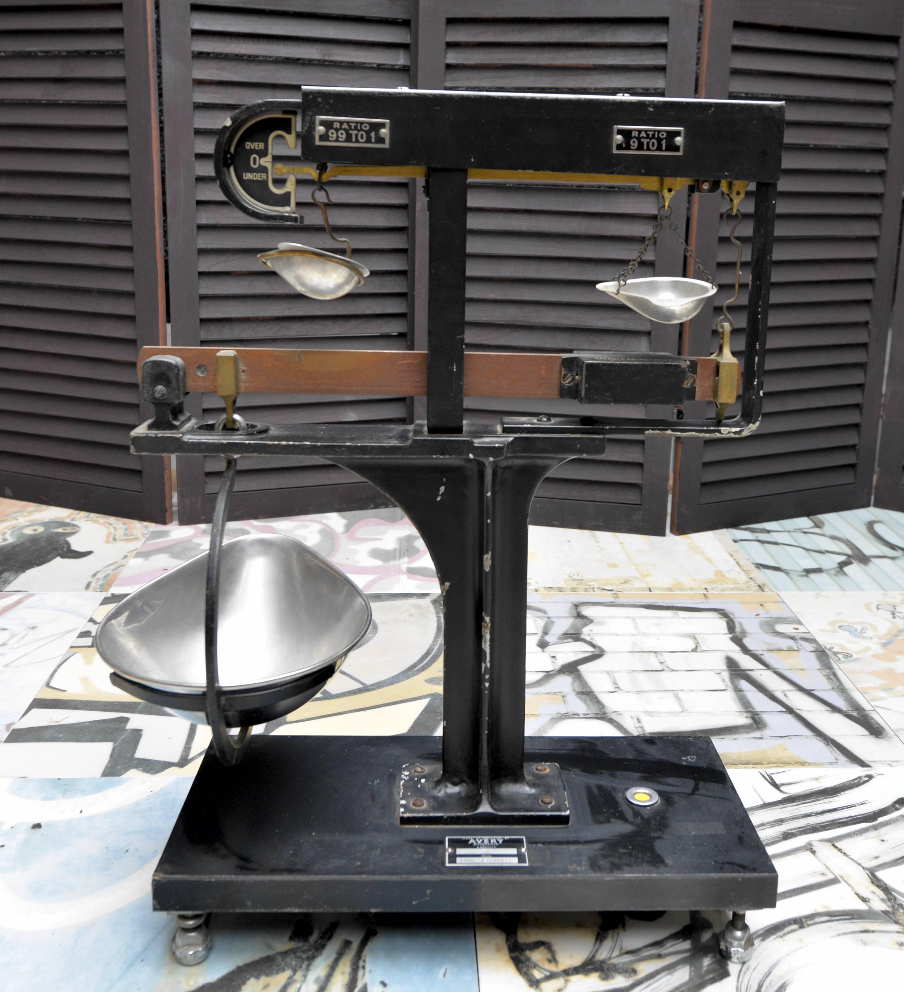 1950s British made Avery scale for precious metals and stones.