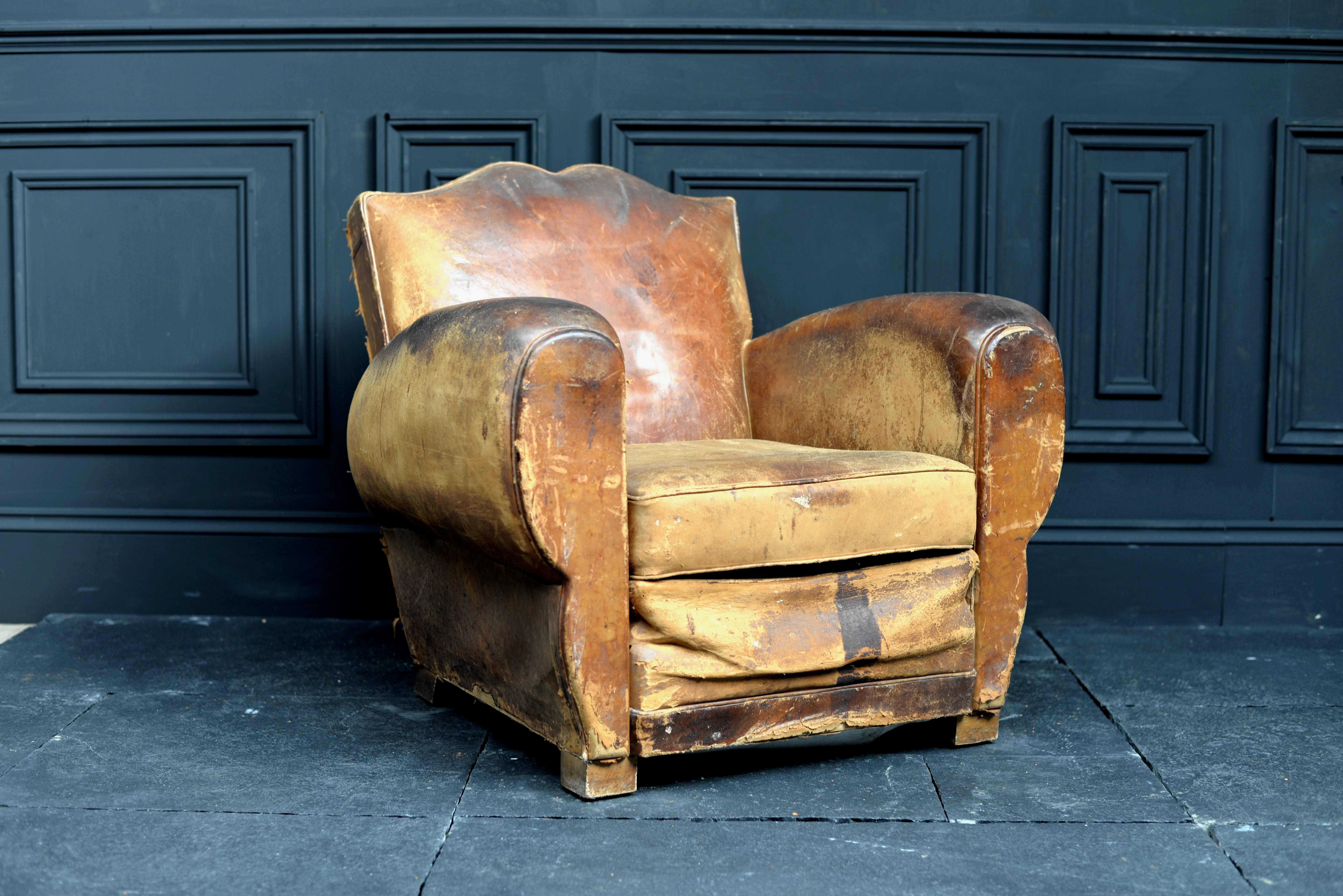 1920s French Leather Moustache Chair For Sale 2
