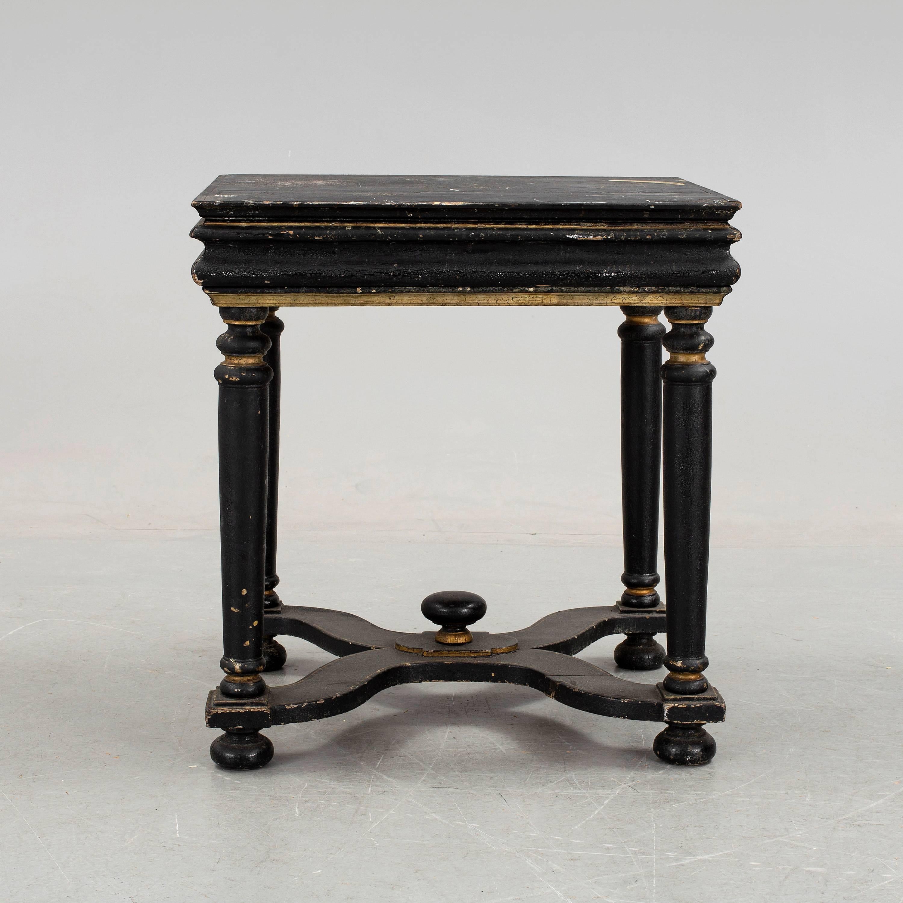 18th century Swedish Baroque console table with big hidden drawer in original black and bronze patina, circa 1730.

Good condition. Wear consistent with age and use.