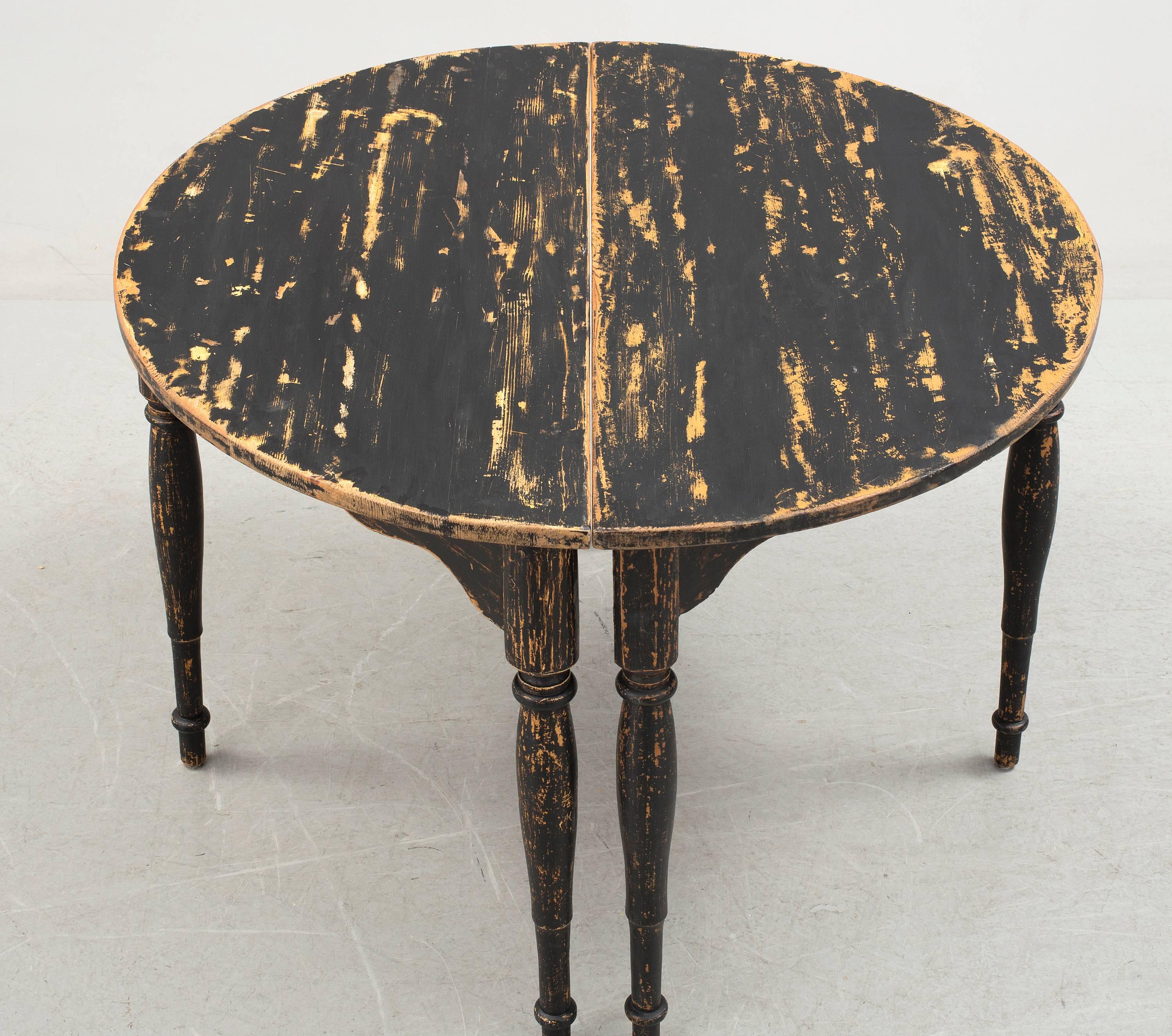 Pair of 18th Century Swedish Rococo Black Console Tables In Good Condition In Madrid, ES