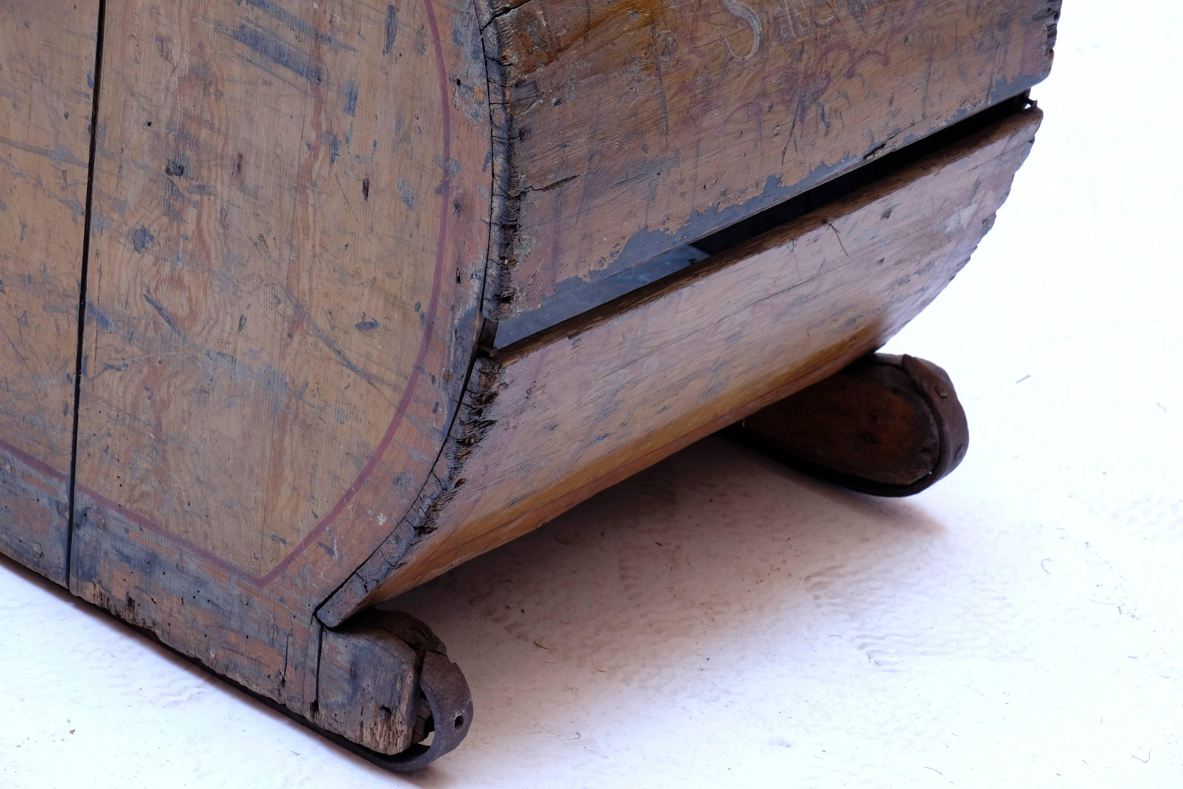 18th Century Wooden Dutch Sled For Sale 2