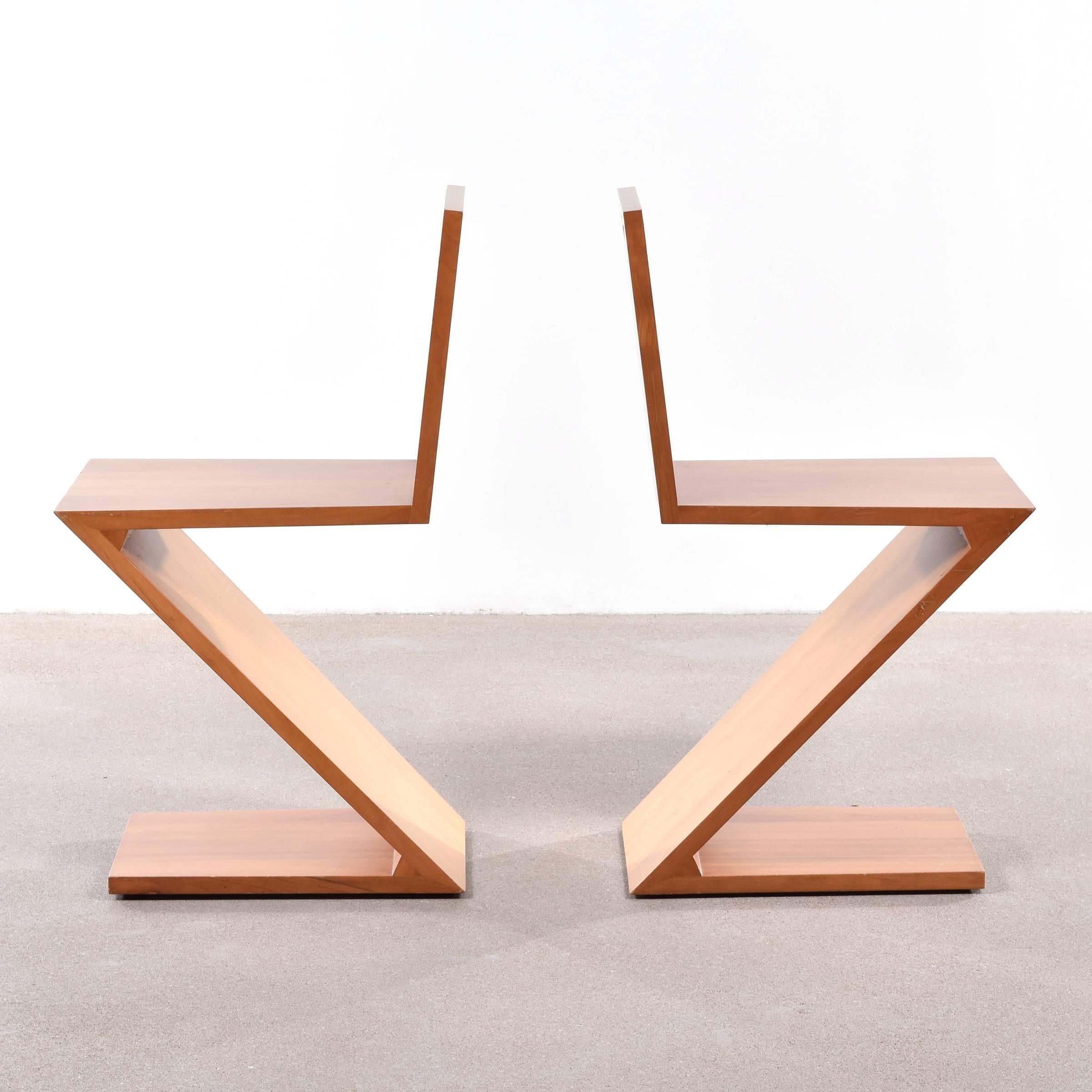 Gerrit Rietveld Zig Zag Stühle für Cassina (De Stijl)