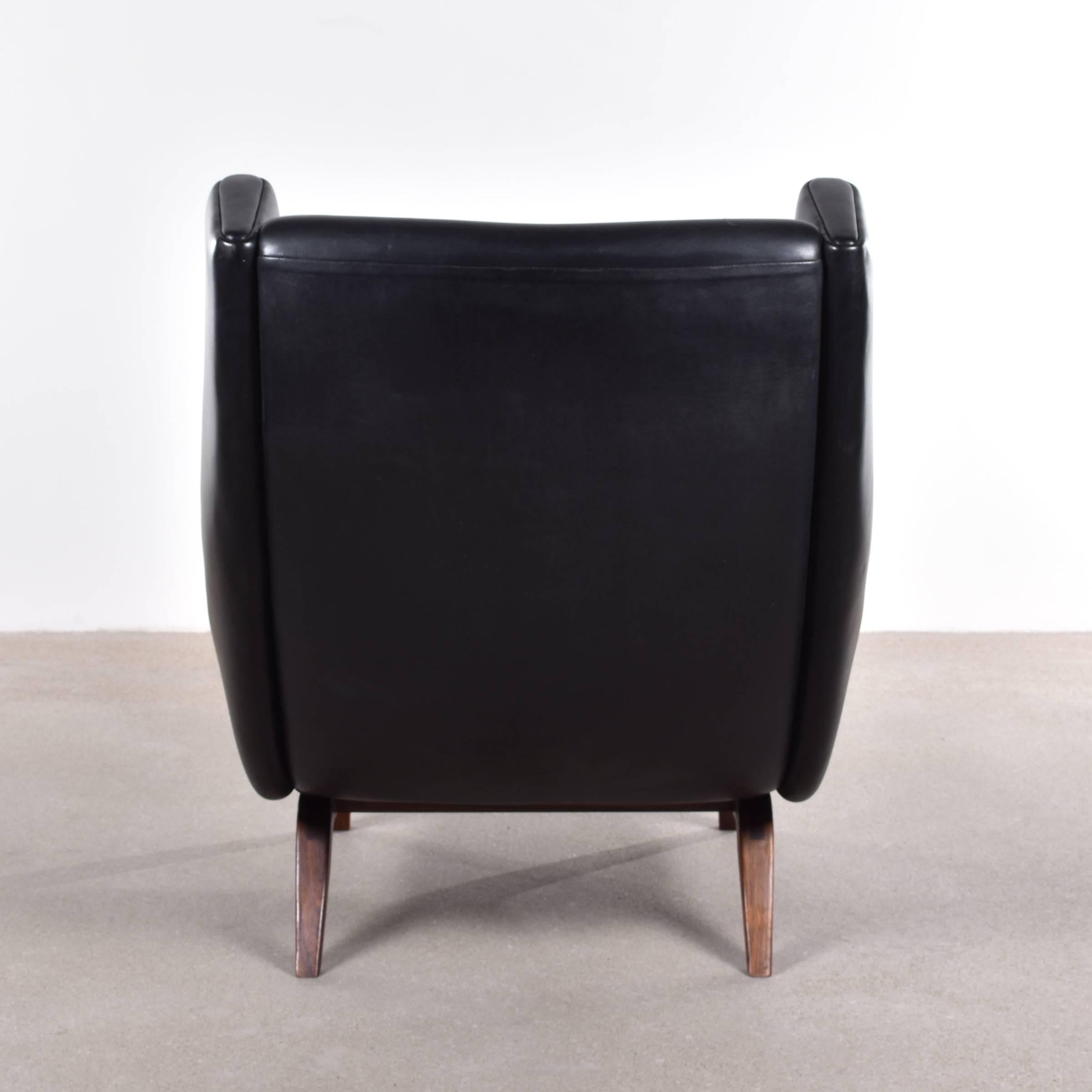 Mid-Century Modern Illum Wikkelsø Model 110 Lounge Chair for Søren Willadsen