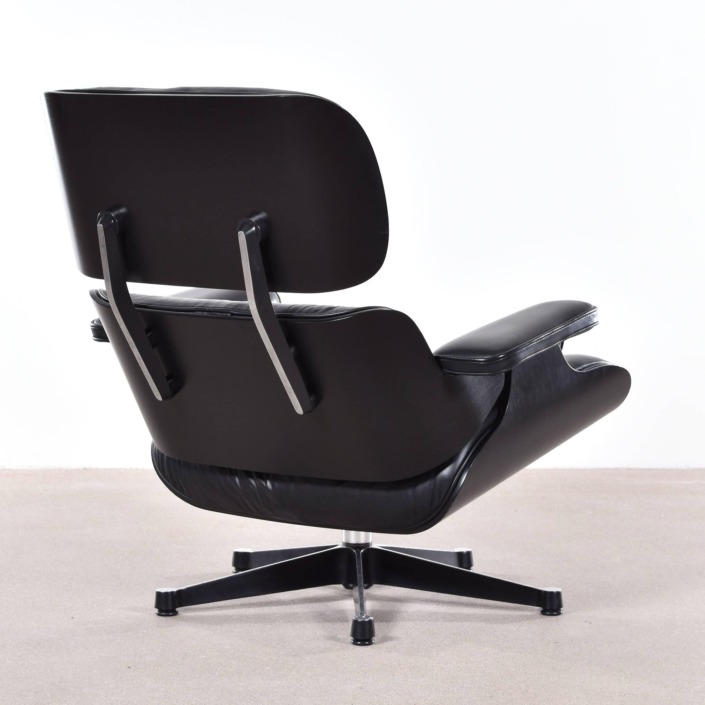Eames Black Lounge Chair for Vitra In Good Condition In Amsterdam, NL