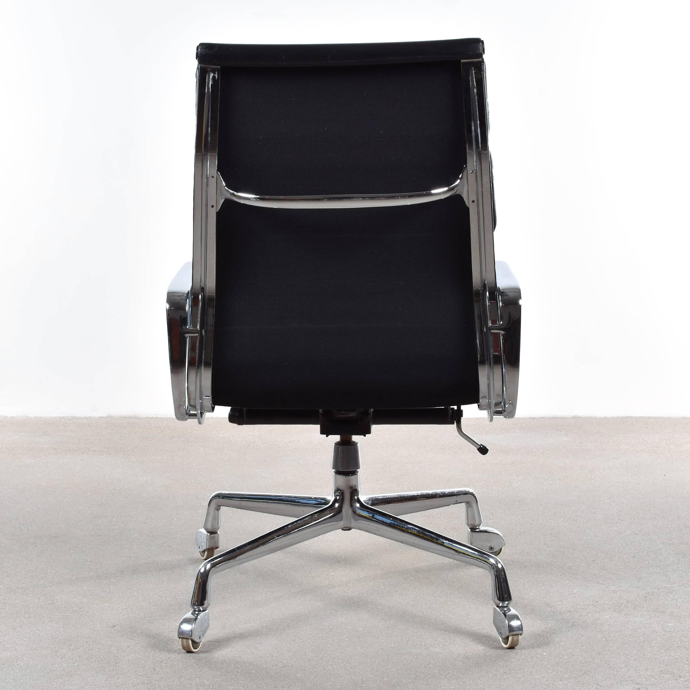 Eames EA219 Executive Office Chair for Vitra, Fehlbaum In Good Condition In Amsterdam, NL
