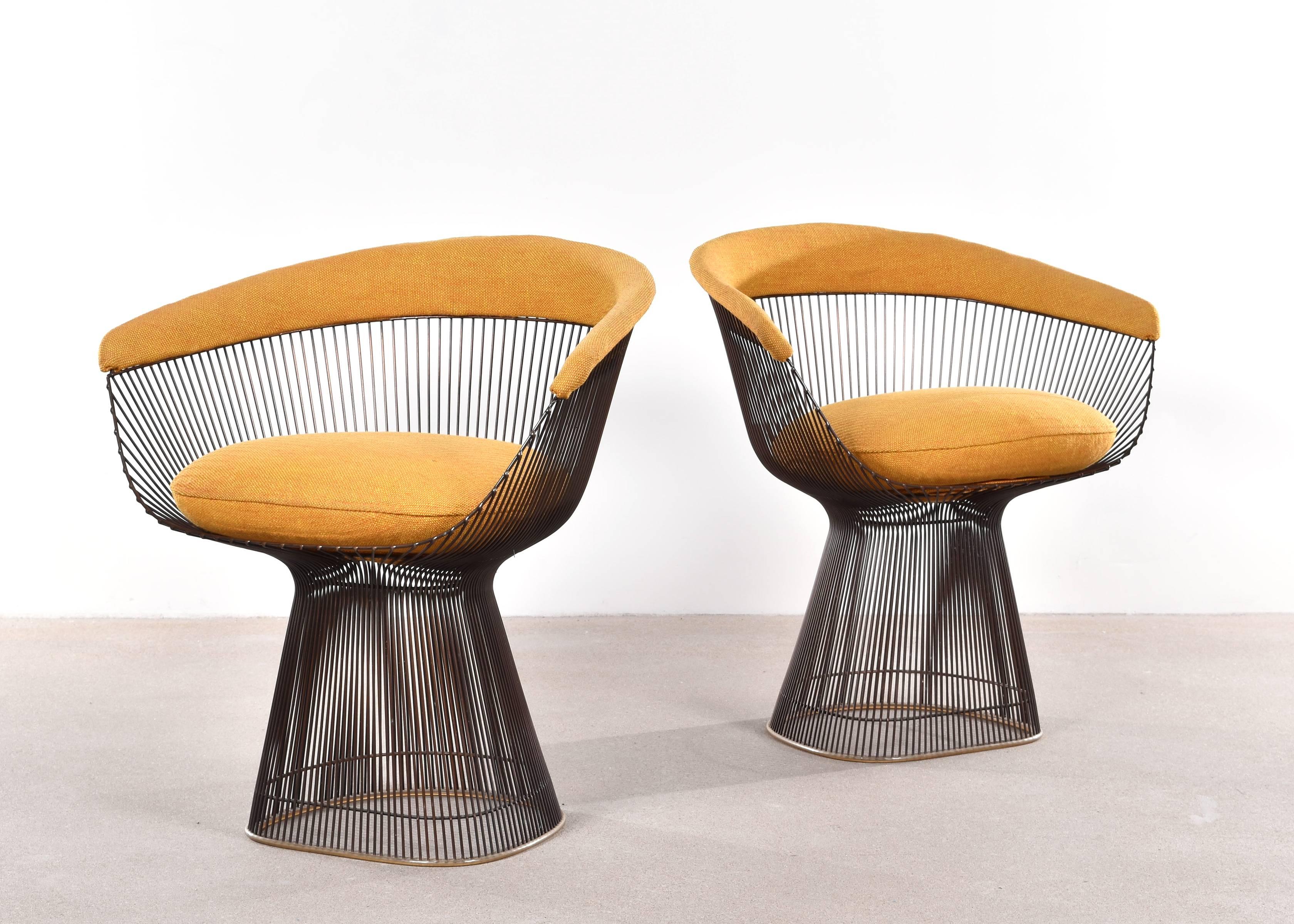 Elegant dining chairs (model 1725A) designed by Warren Platner for Knoll.
Rare bronze frames in very good original condition. The chairs can be newly upholstered if desired, contact us for possibilities.

Free shipping for European