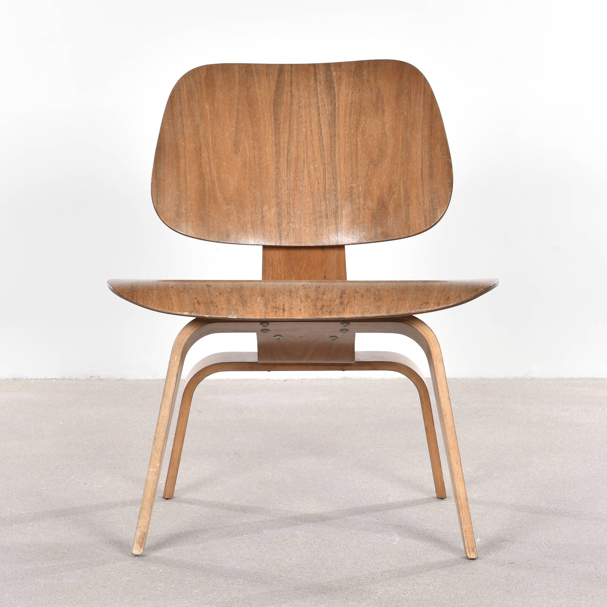 Mid-Century Modern Eames LCW Walnut Lounge Chair for Herman Miller