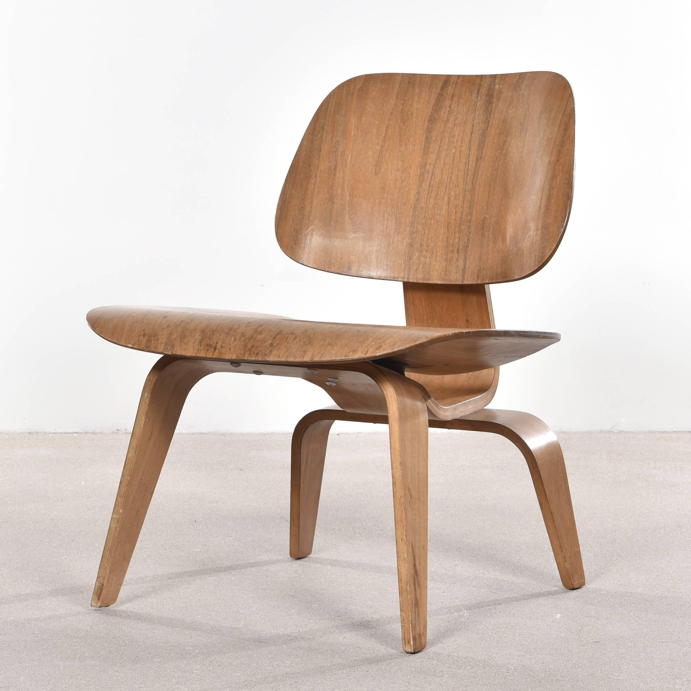 eames walnut chair