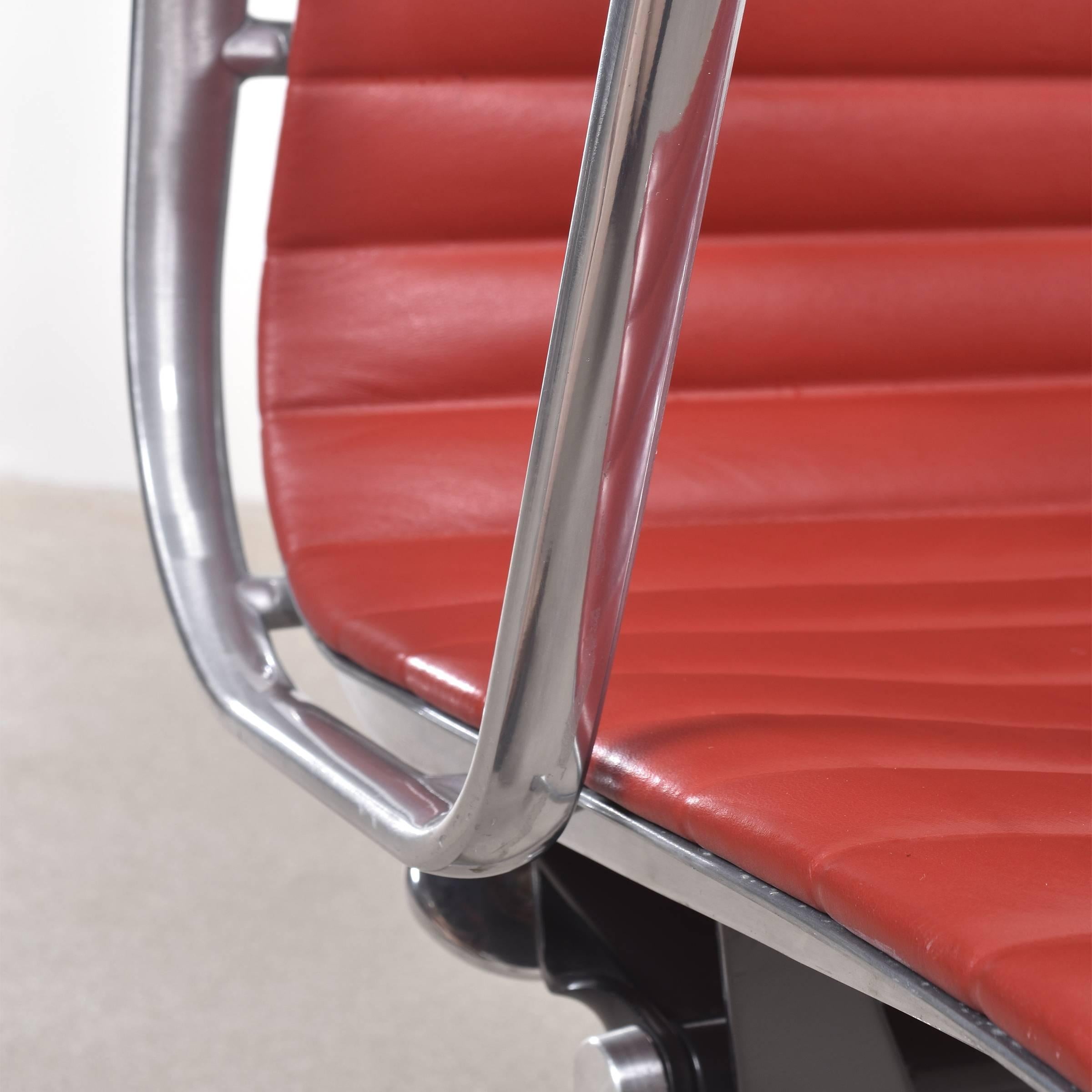 Mid-Century Modern Eames Management Office Chair for Herman Miller