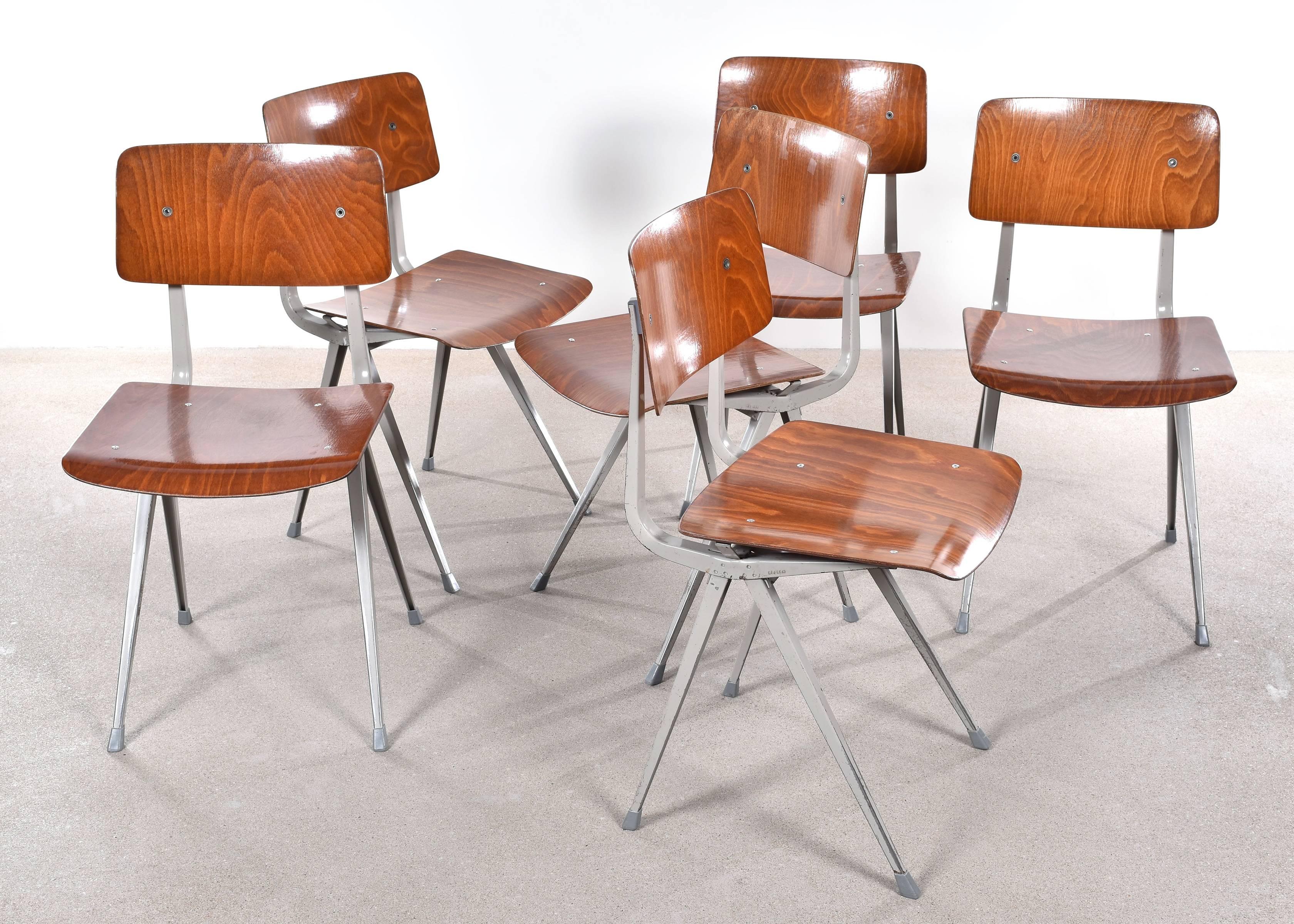 Mid-Century Modern Friso Kramer Result Plywood Chairs for Ahrend de Cirkel, Netherlands