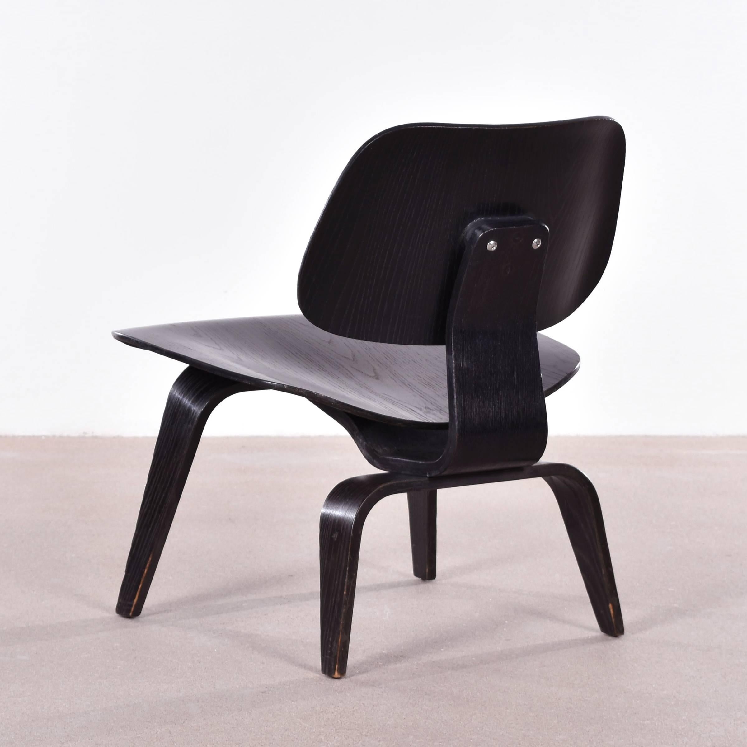 eames lcw chair