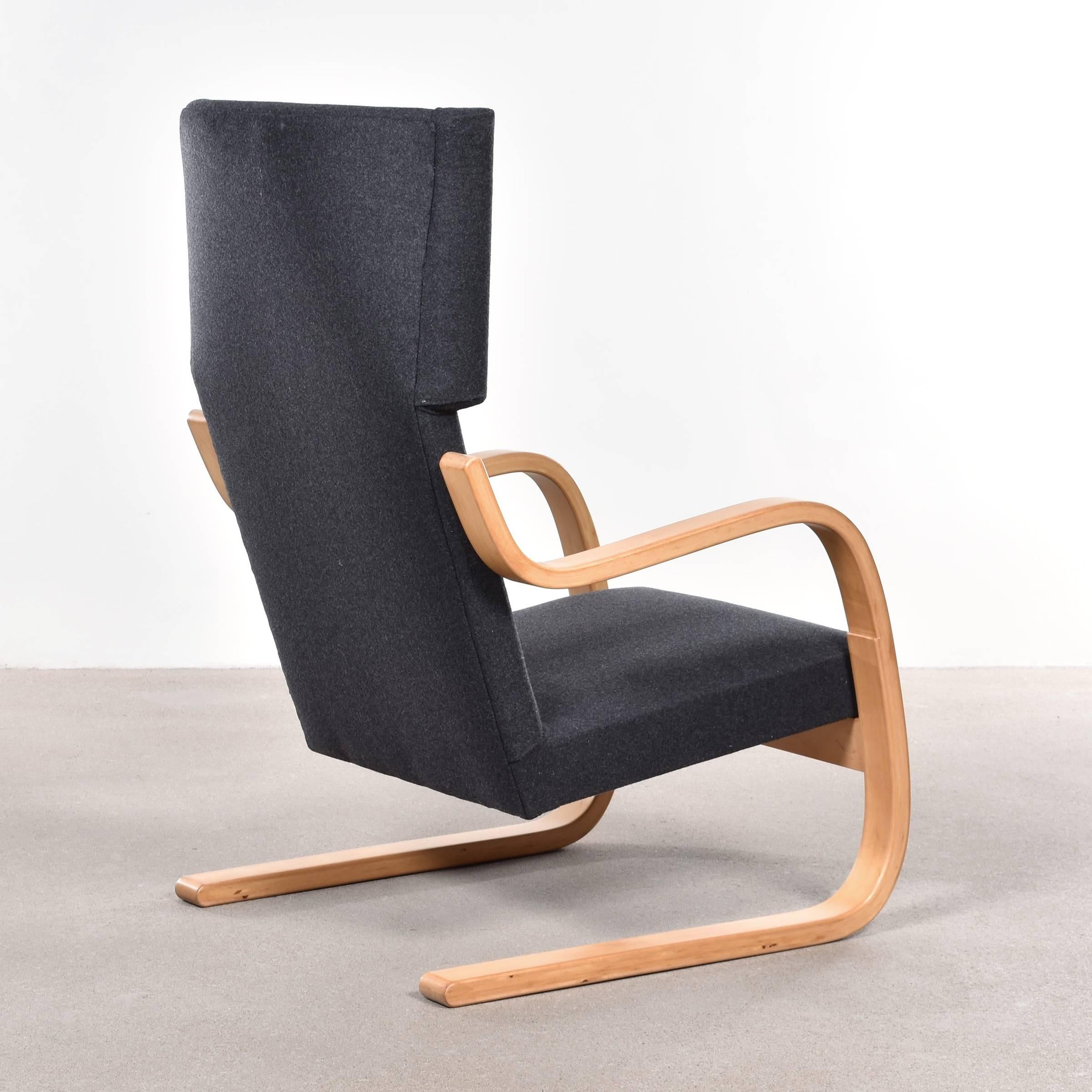 Mid-20th Century Alvar Aalto 401 Wingback Lounge Chair for Artek, Finland