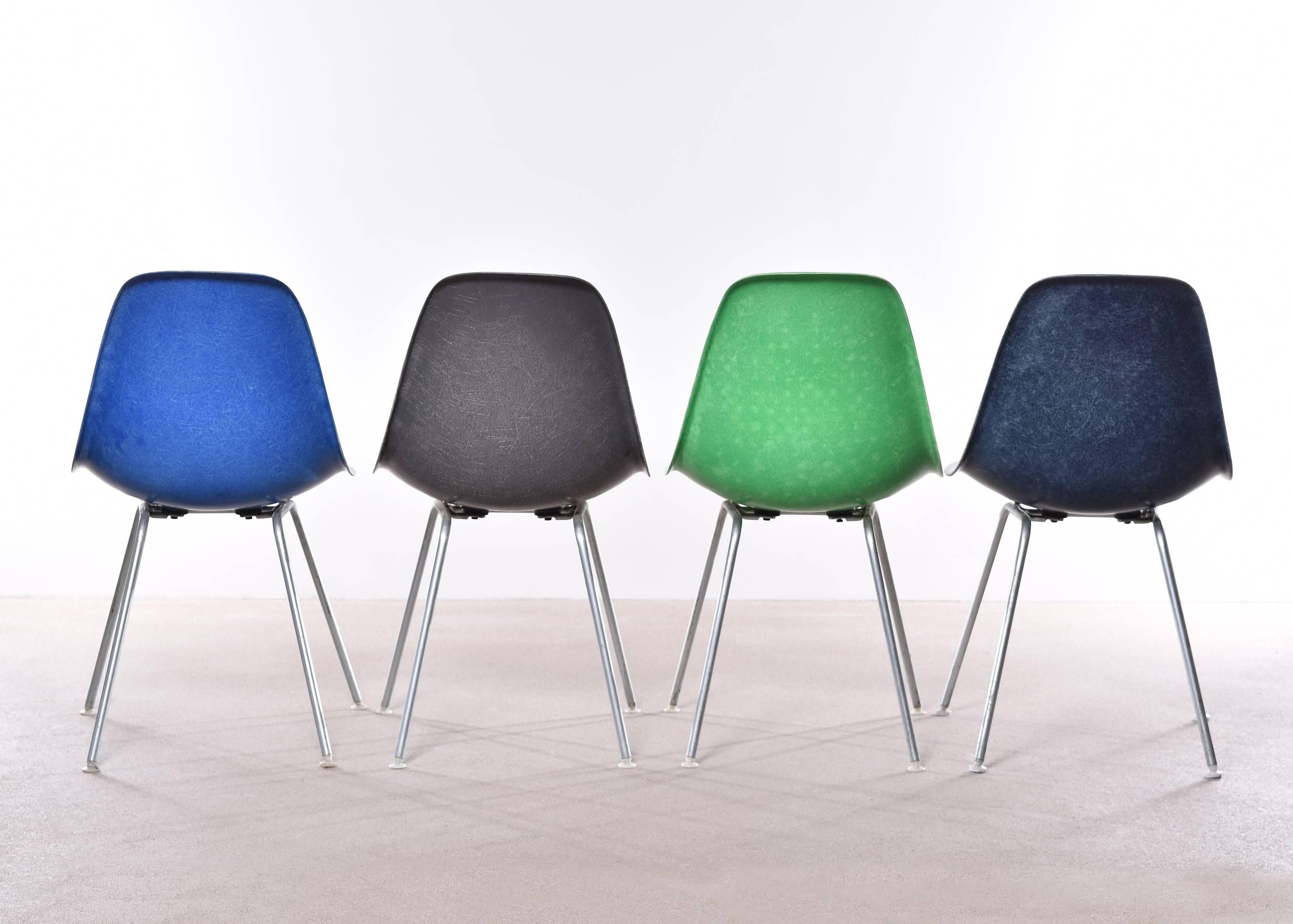 Beautiful iconic DSX chairs in the colors: Ultramarine blue, elephant hide grey, Kelly green and navy blue. Shells are in very good or excellent condition with only slight traces of use. Replaced shock mounts which guarantee save usability for the