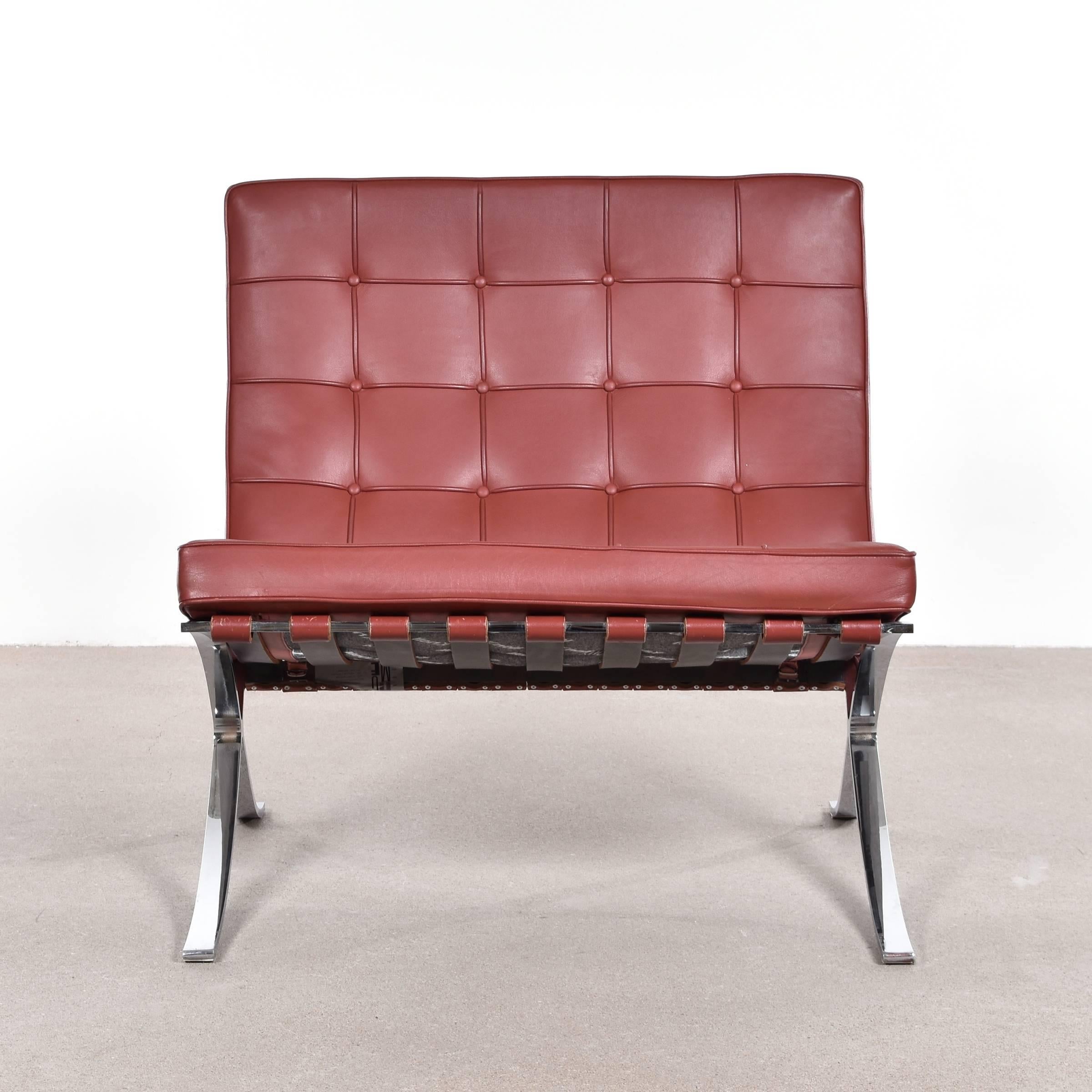Iconic and famous Ludwig Mies van der Rohe Barcelona lounge chair. Very good original condition with red brown leather. Signed with manufacturer's label and engraving. Currently 2 chairs available.

Free shipping for European destinations!

We