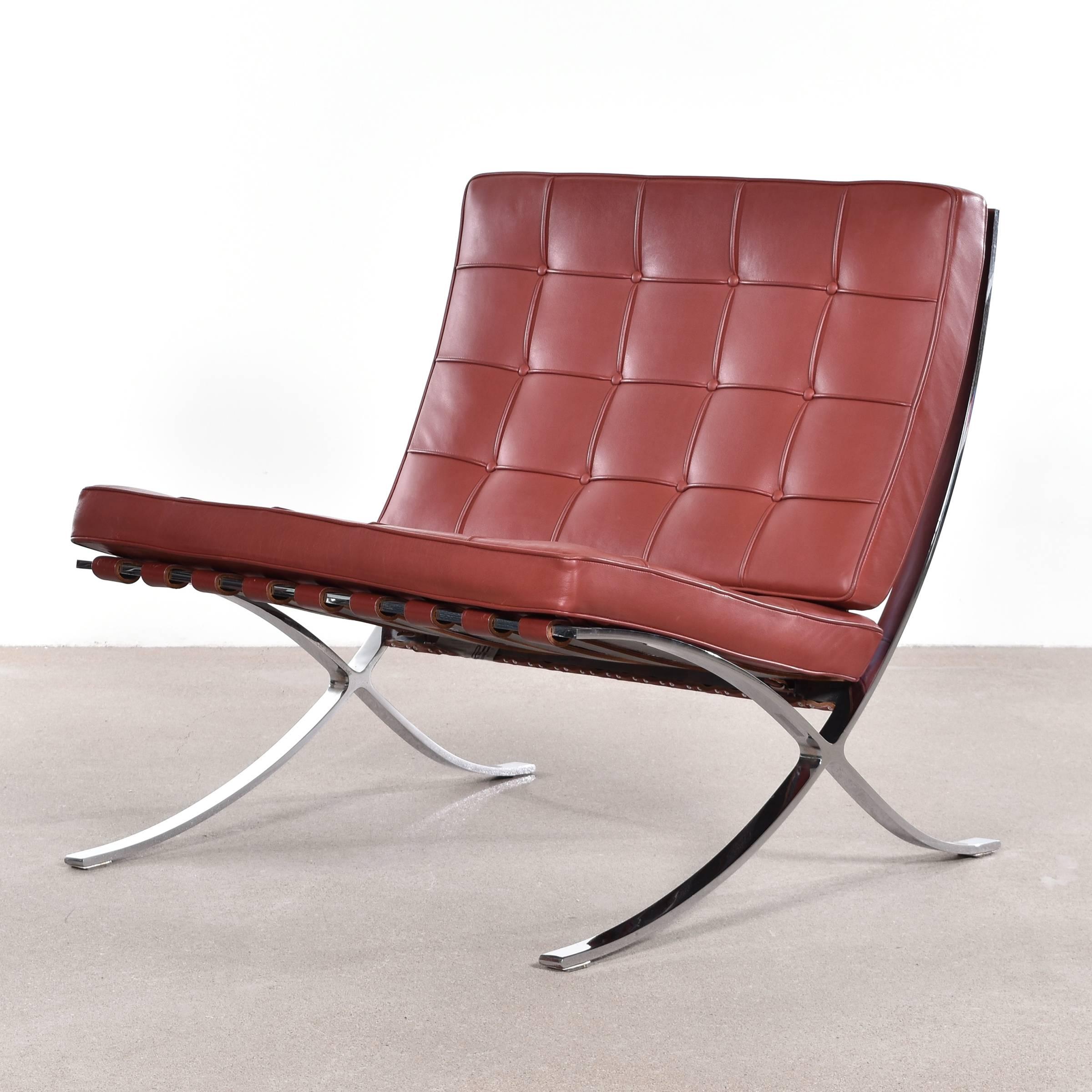 Mid-Century Modern Barcelona Chair by Ludwig Mies van der Rohe for Knoll