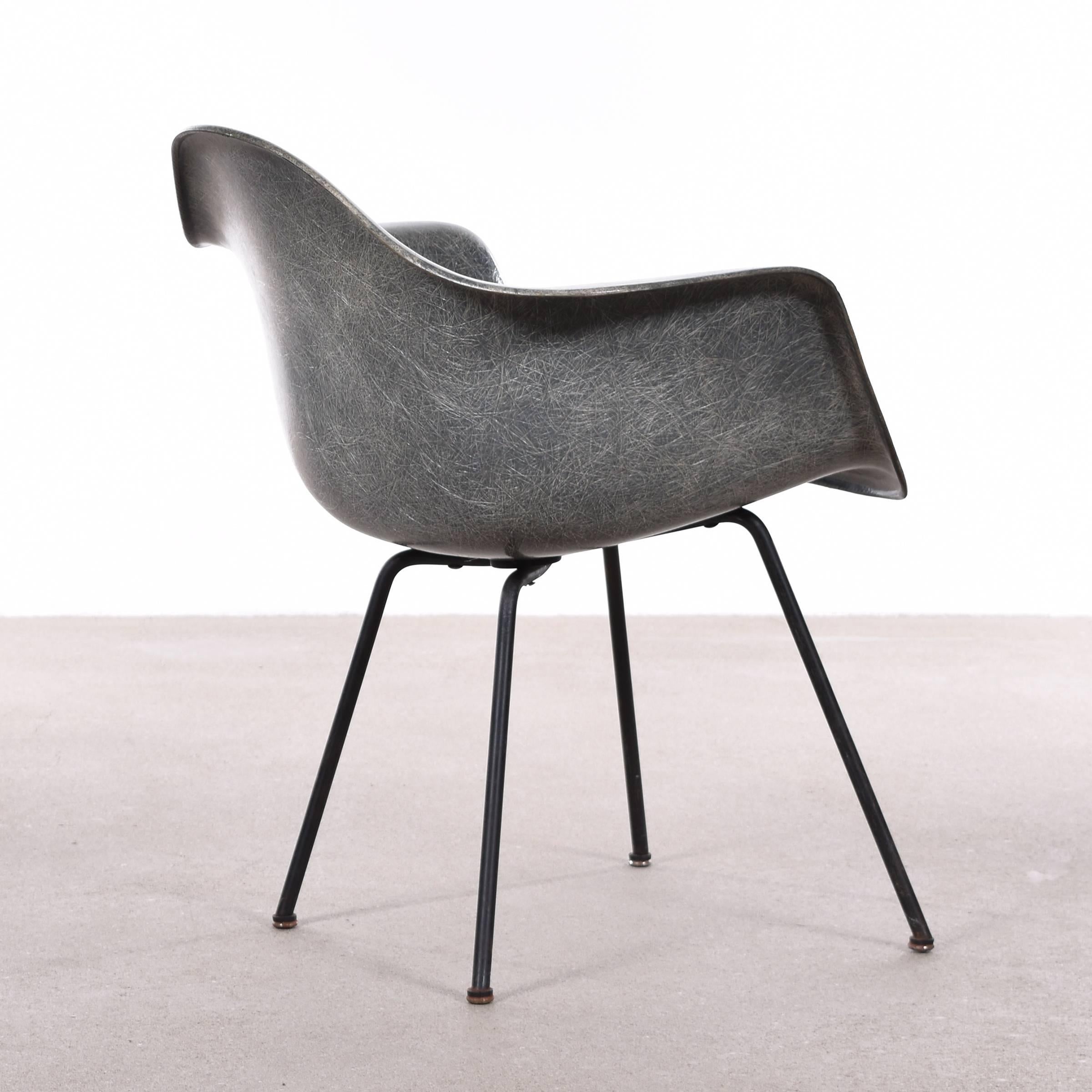 Molded Eames Elephant Grey SAX Herman Miller USA Zenith Rope Standard Chair