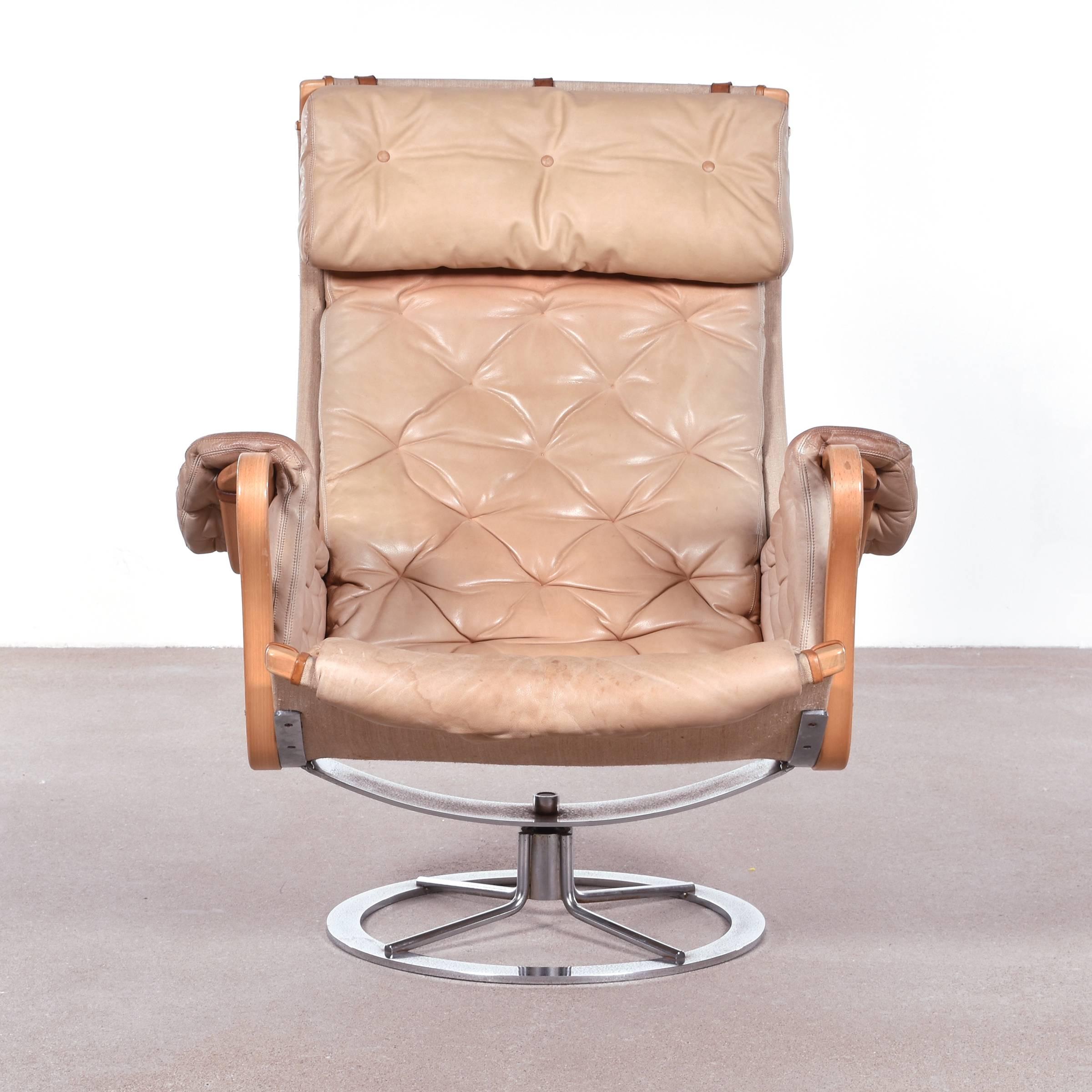 Scandinavian Modern Bruno Mathsson Pernilla Armchair on Swivel Base for DUX, Sweden