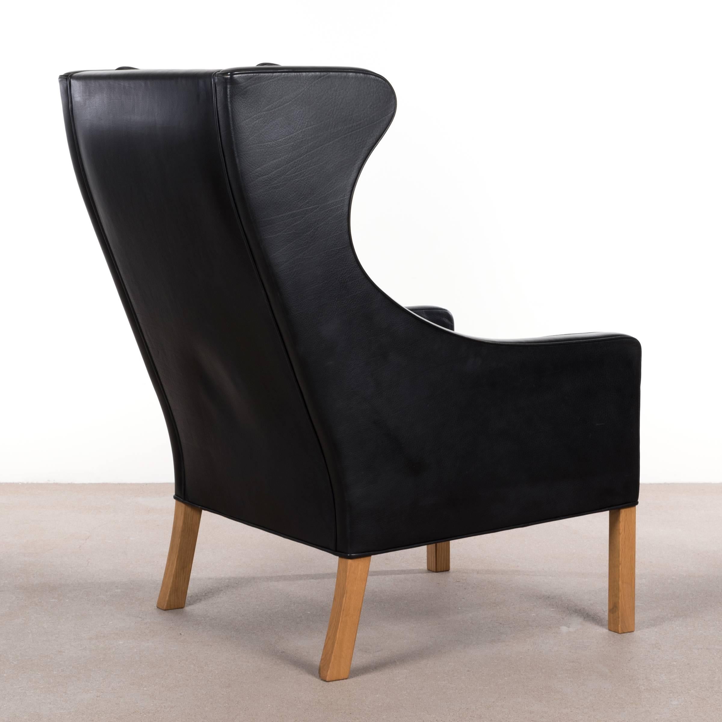 Fantastic and very comfortable thick leather wingback designed by Børge Mogensen in 1963 for Fredericia Stolefabrik, Denmark. Very good original condition with light patina. Signed with manufacture label and serial number.

Free shipping for