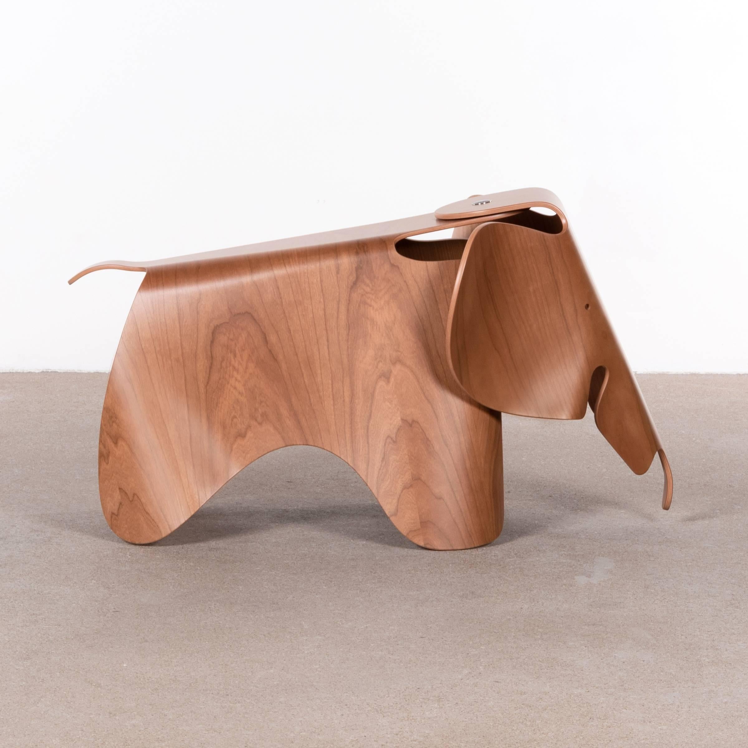 Charles & Ray Eames developed a toy elephant made of plywood in 1945, but the piece never went into production. After a limited edition in 2007, Vitra has now launched serial production of the Eames elephant in plywood for the very first time.