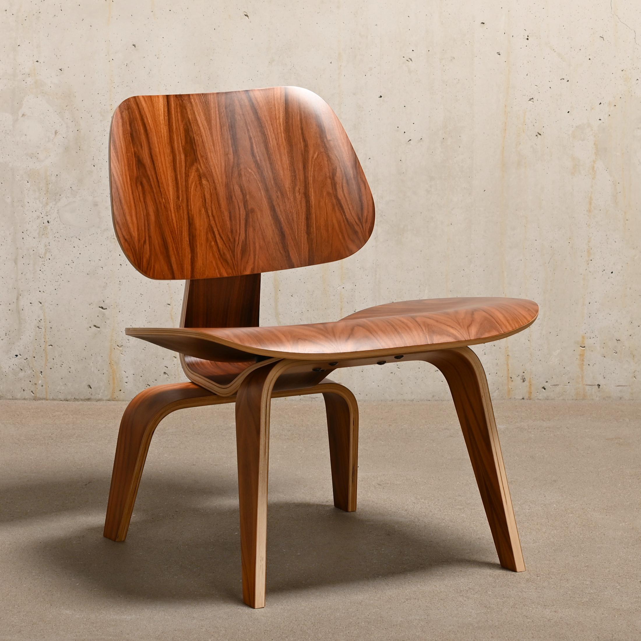 XXIe siècle et contemporain Charles & Ray Eames fauteuil de salon Santos Palisander LCW pour Herman Miller