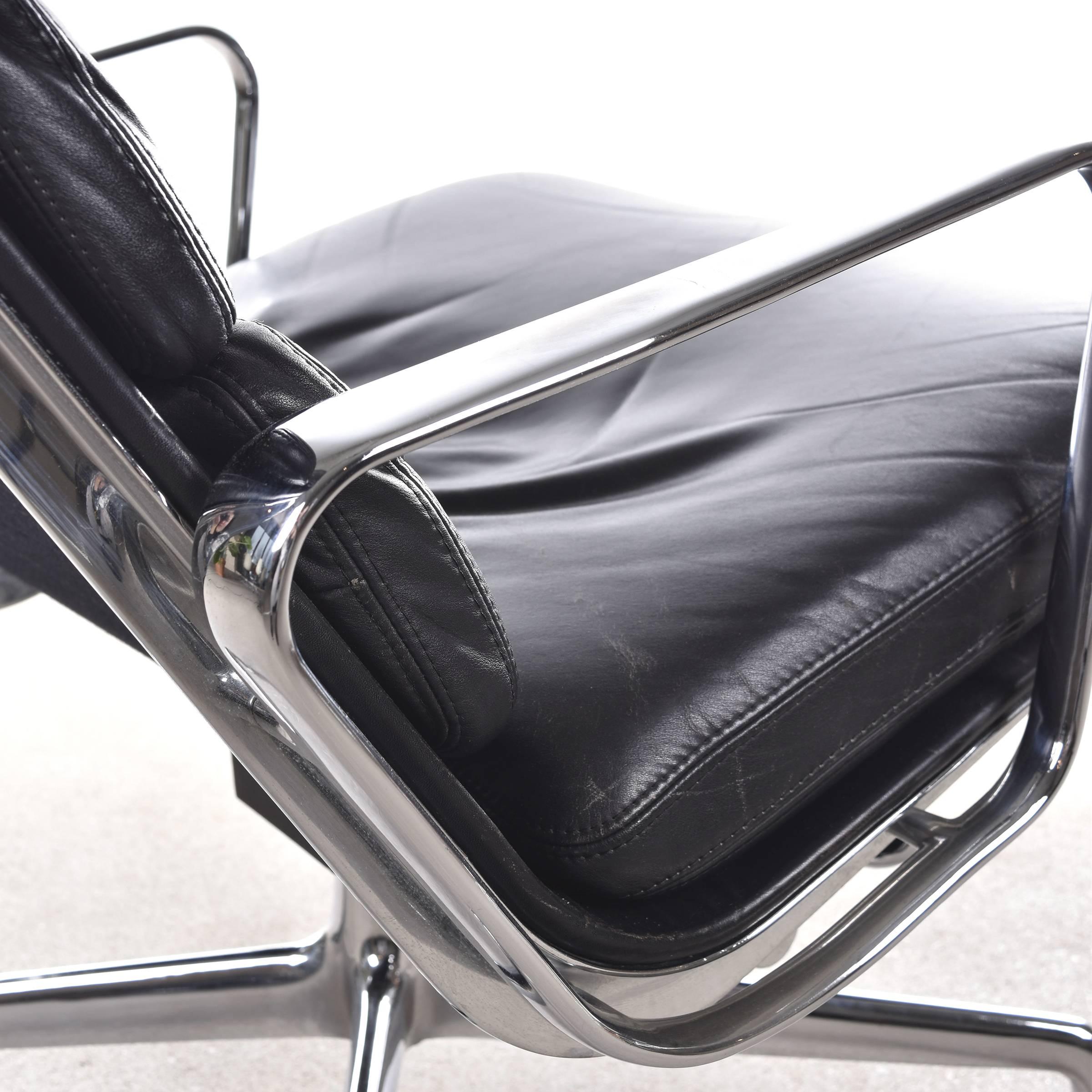 Mid-Century Modern Eames EA222 and EA223 Lounge Soft Pad Herman Miller / Vitra Chair