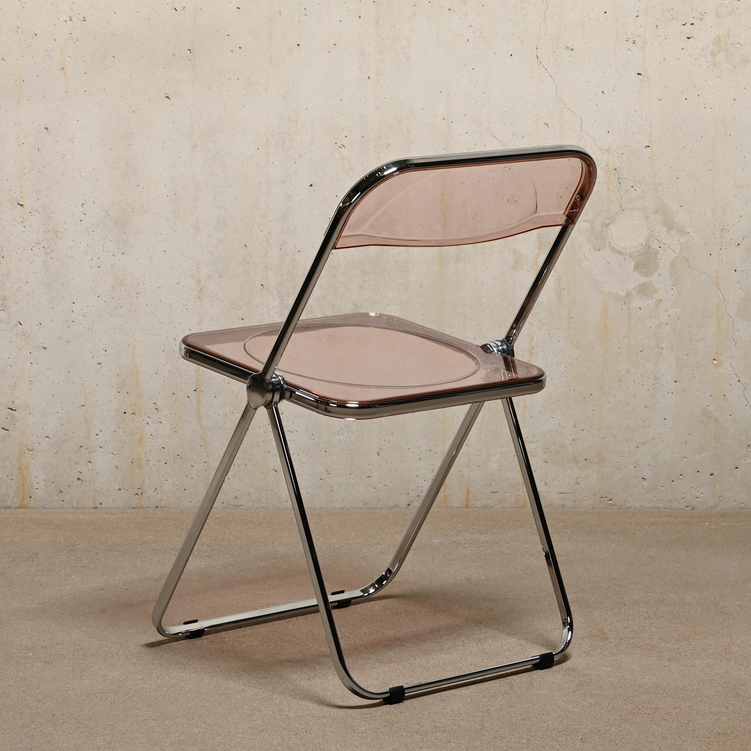 Late 20th Century Giancarlo Piretti Plia Set Folding Chairs in Lucite Pink and Chrome for Castelli For Sale