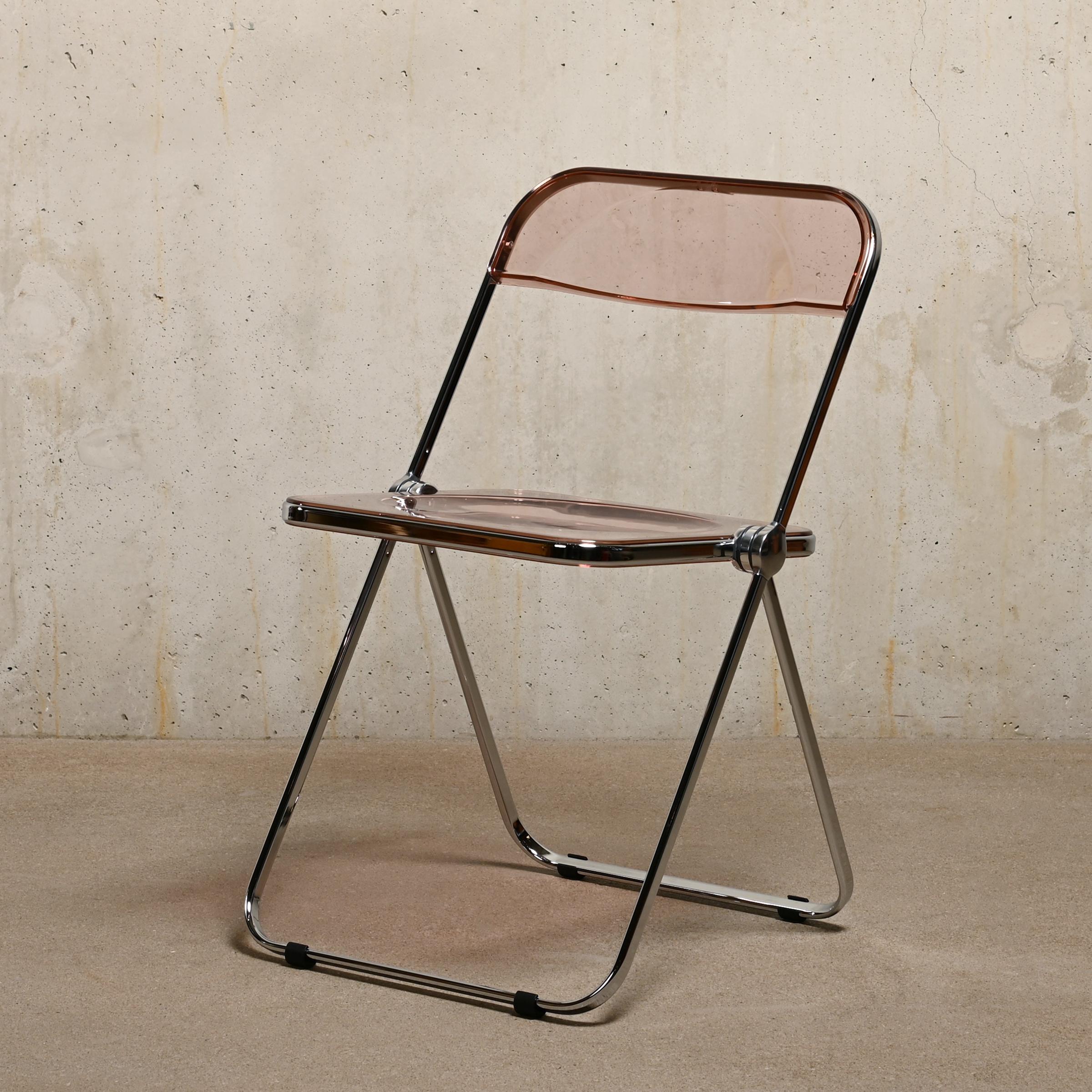 Italian Giancarlo Piretti Plia Set Folding Chairs in Lucite Pink and Chrome for Castelli For Sale