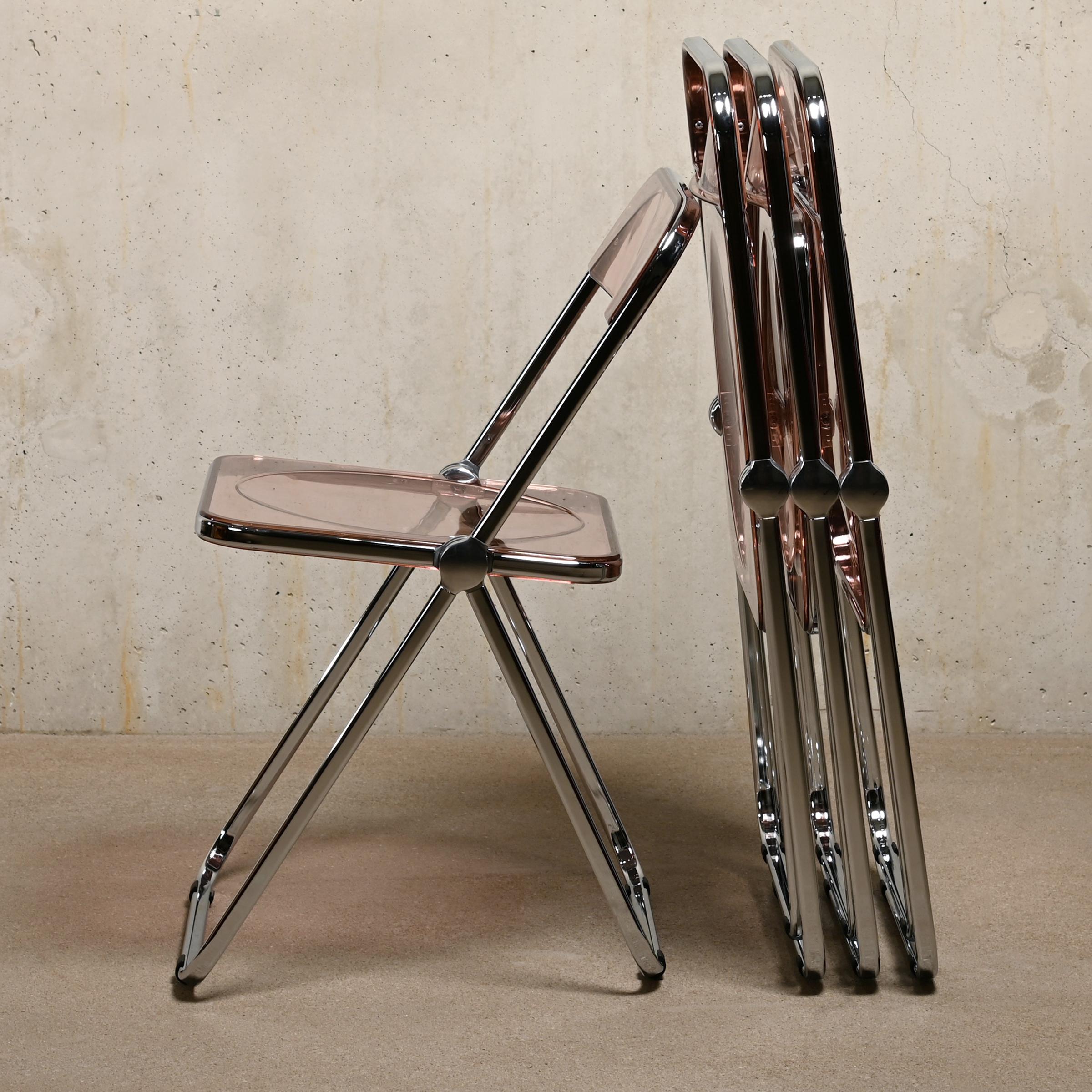 Mid-Century Modern Giancarlo Piretti Plia Set Folding Chairs in Lucite Pink and Chrome for Castelli For Sale