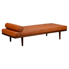 Hans J. Wegner GE19 Daybed in Teak and Camel Leather for Getama Denmark 1960s