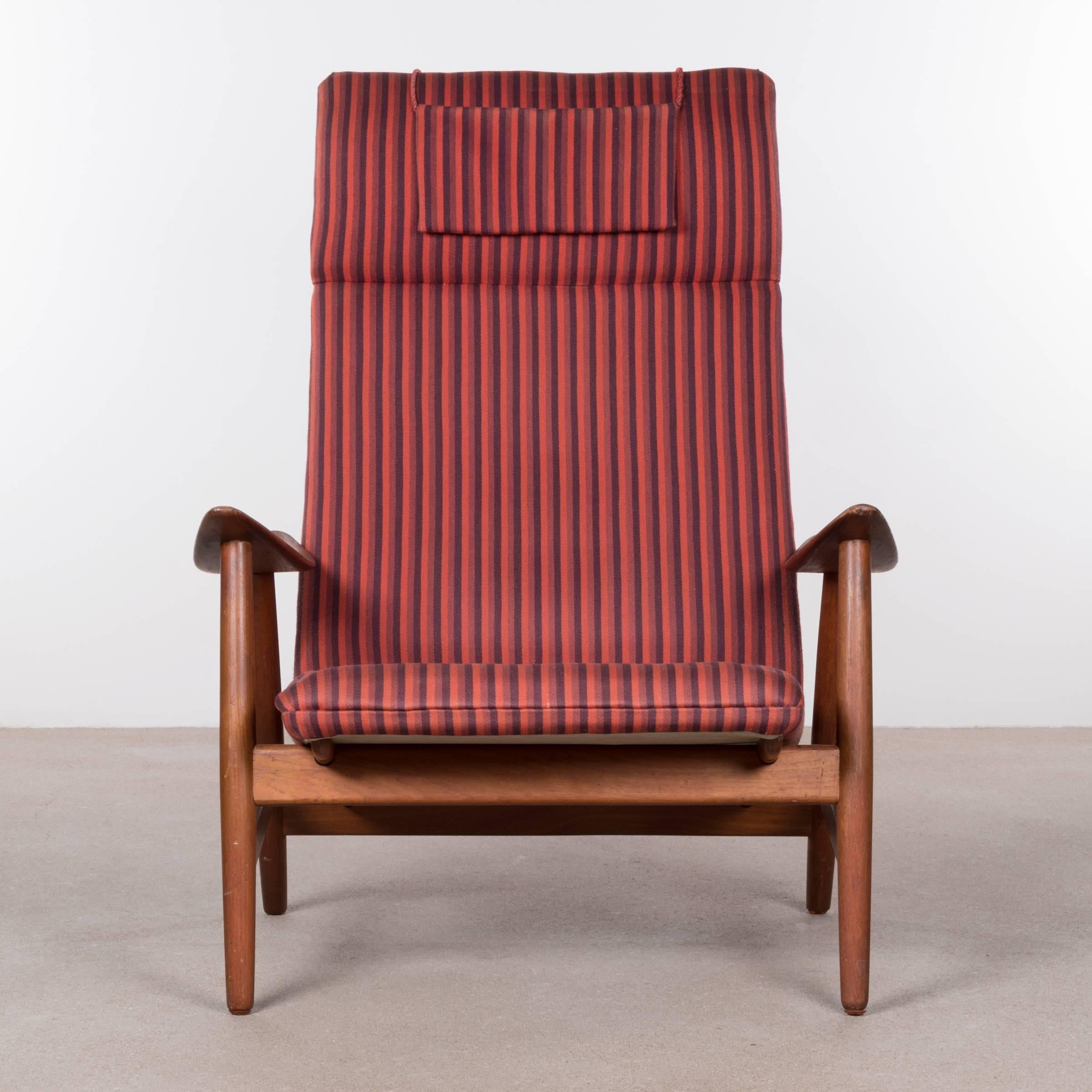 Illum Wikkelso Teak Lounge Chair Model 10H for Soren Willadsen, Denmark In Good Condition In Amsterdam, NL